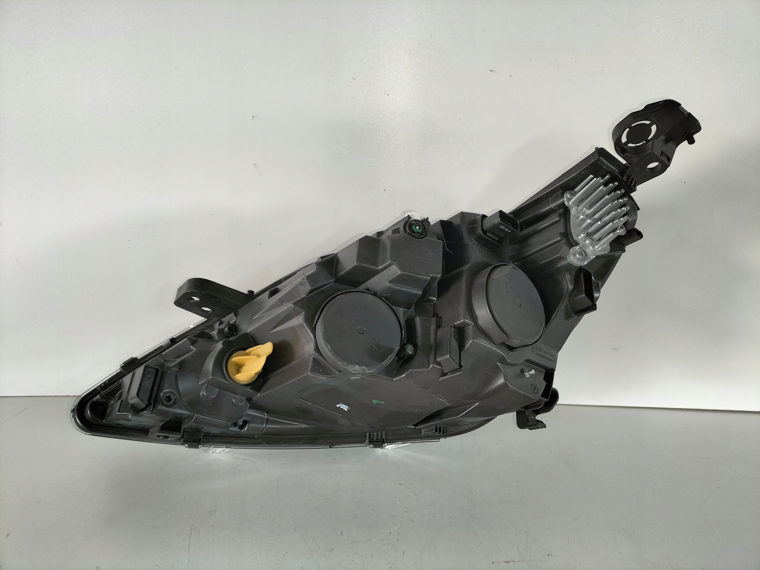 PRAVE PREDNE SVETLO PEUGEOT 308 II T9 LIFT 17-21