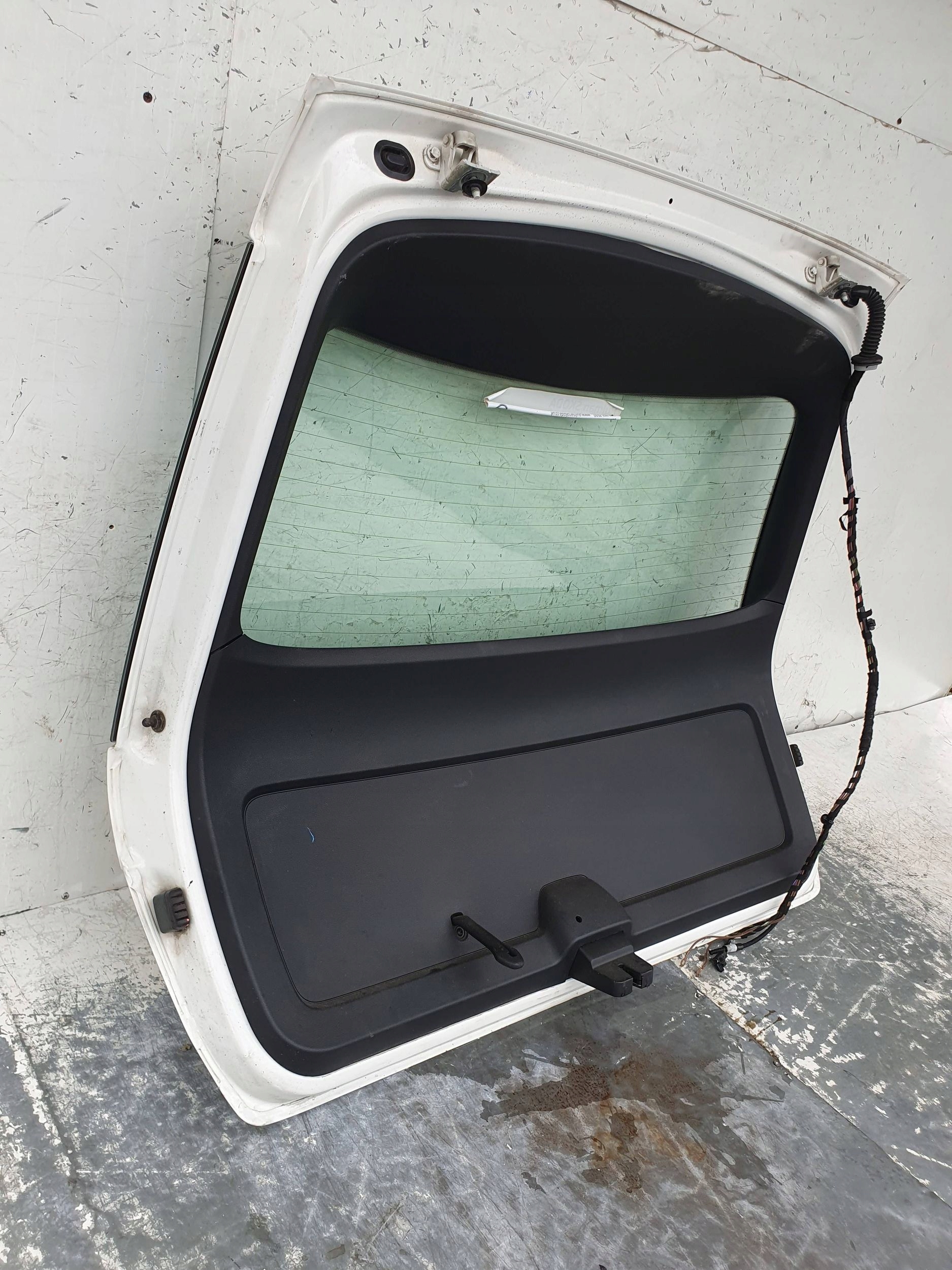 Skoda Octavia III 3 kombi ZADNA KAPOTA