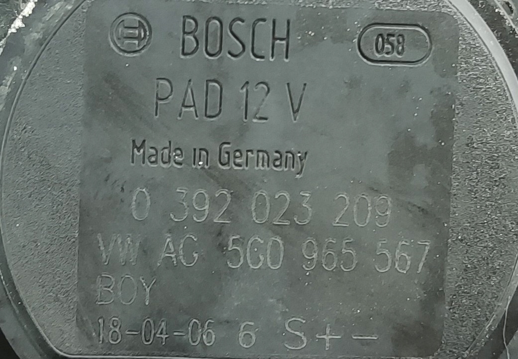 POMOCNÁ VODNÁ PUMPA VOLKSWAGEN CADDY III IV 2K5 2.0 TDI 15- LIFT 5G0965567