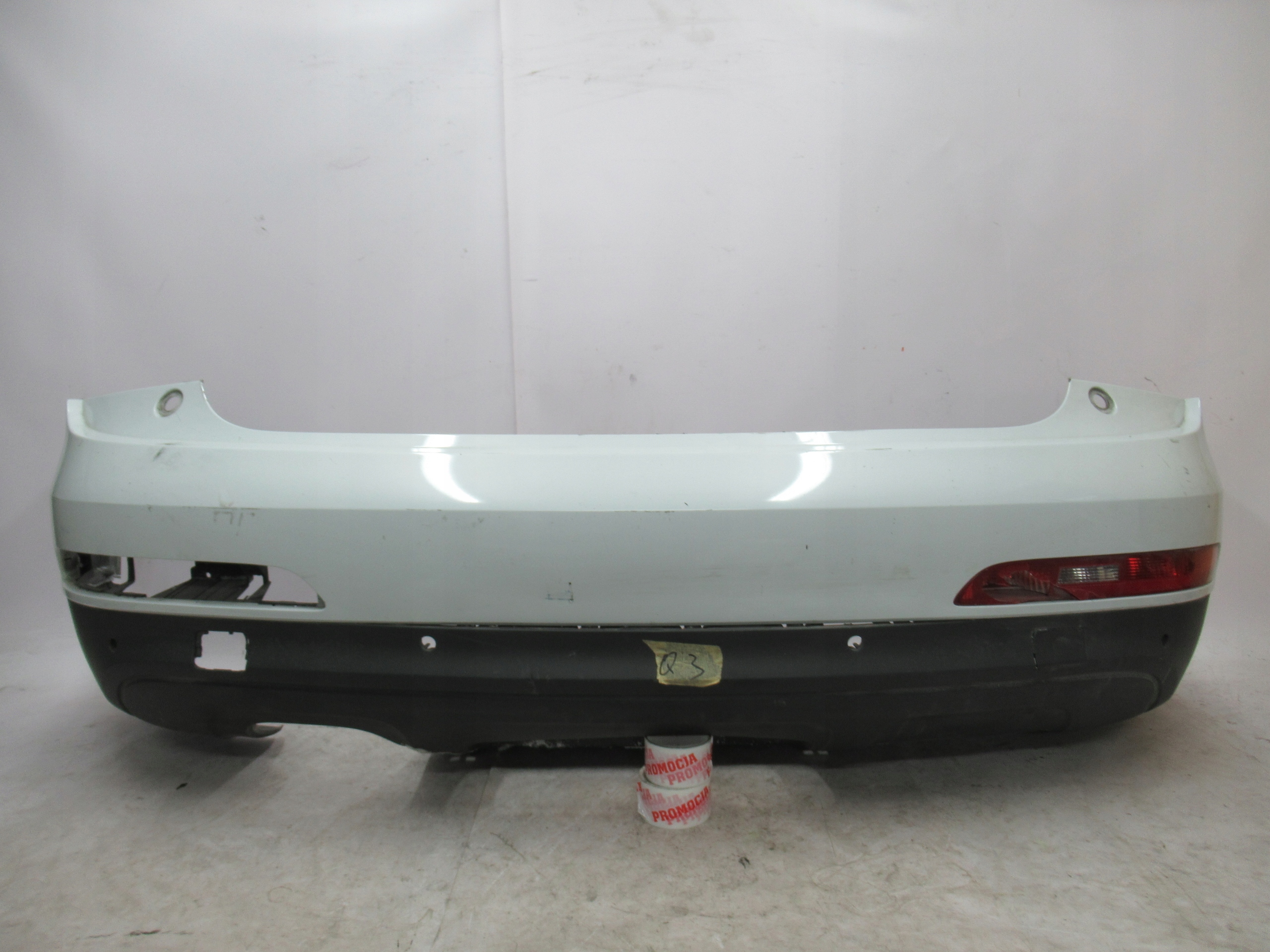 ZADNÝ NÁRAZNÍK AUDI Q3 8U0807521