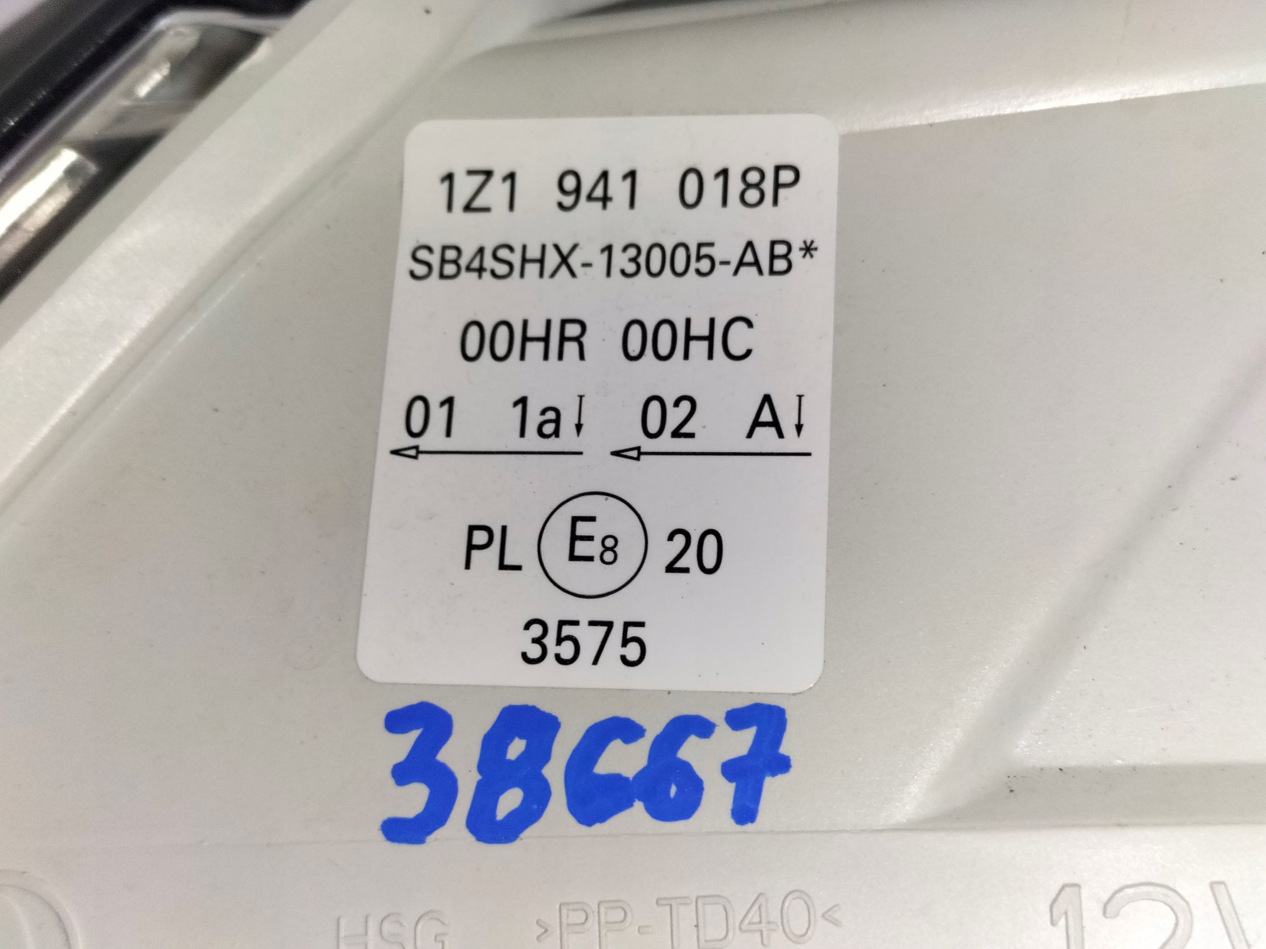 PRAVE PREDNE SVETLO SKODA OCTAVIA II 04-08