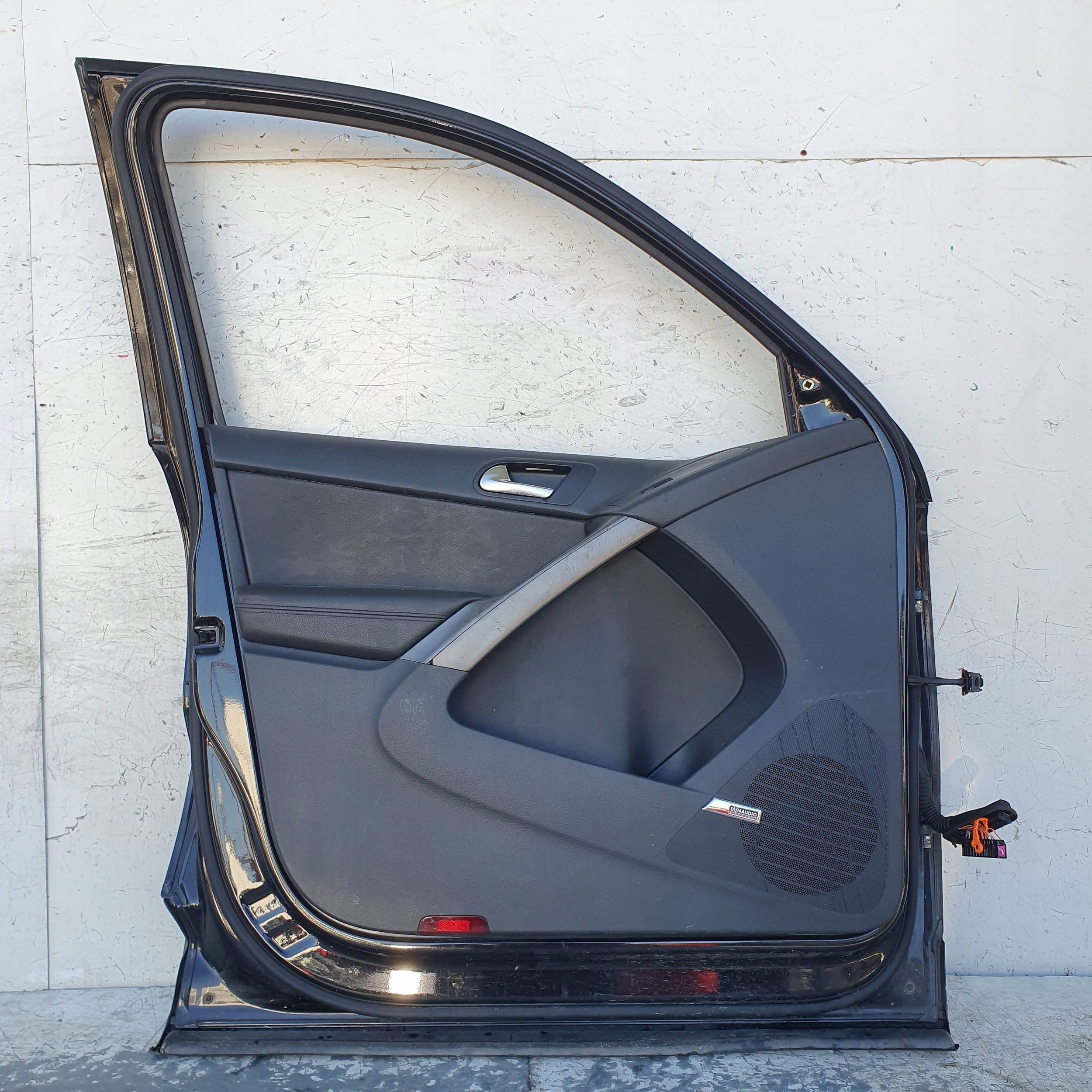 VW TIGUAN I 07-015 LAVE PREDNE DVERE