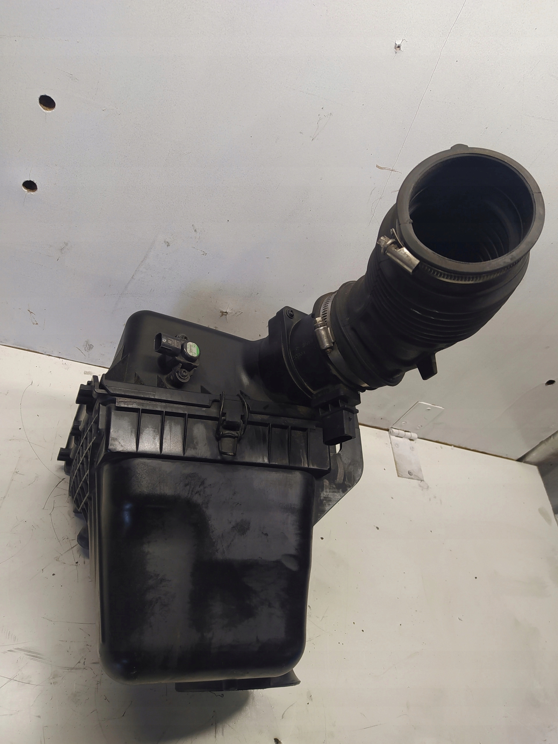 CHRYSLER 300C 3.0 CRD OBAL FILTERA 05281522AB