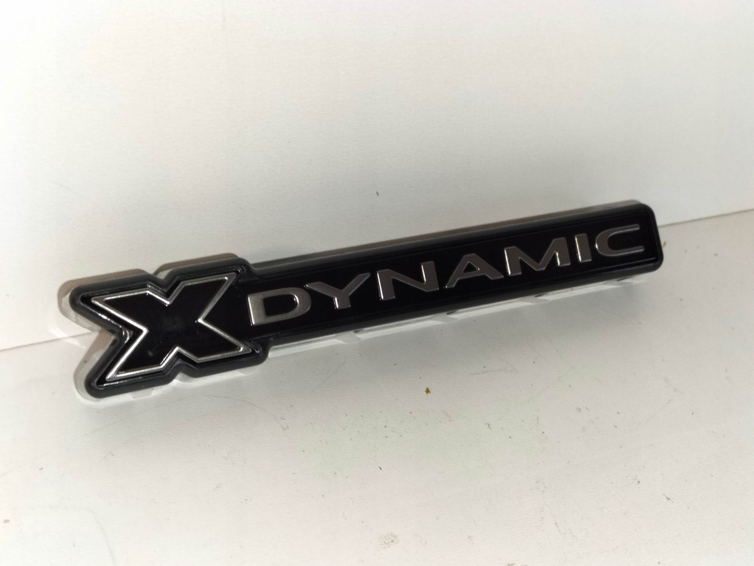 ZNAK EMBLEM logo MASKY NÁRAZNÍKA PREDNÝ XDYNAMIC LAND ROVER DEFENDER 19