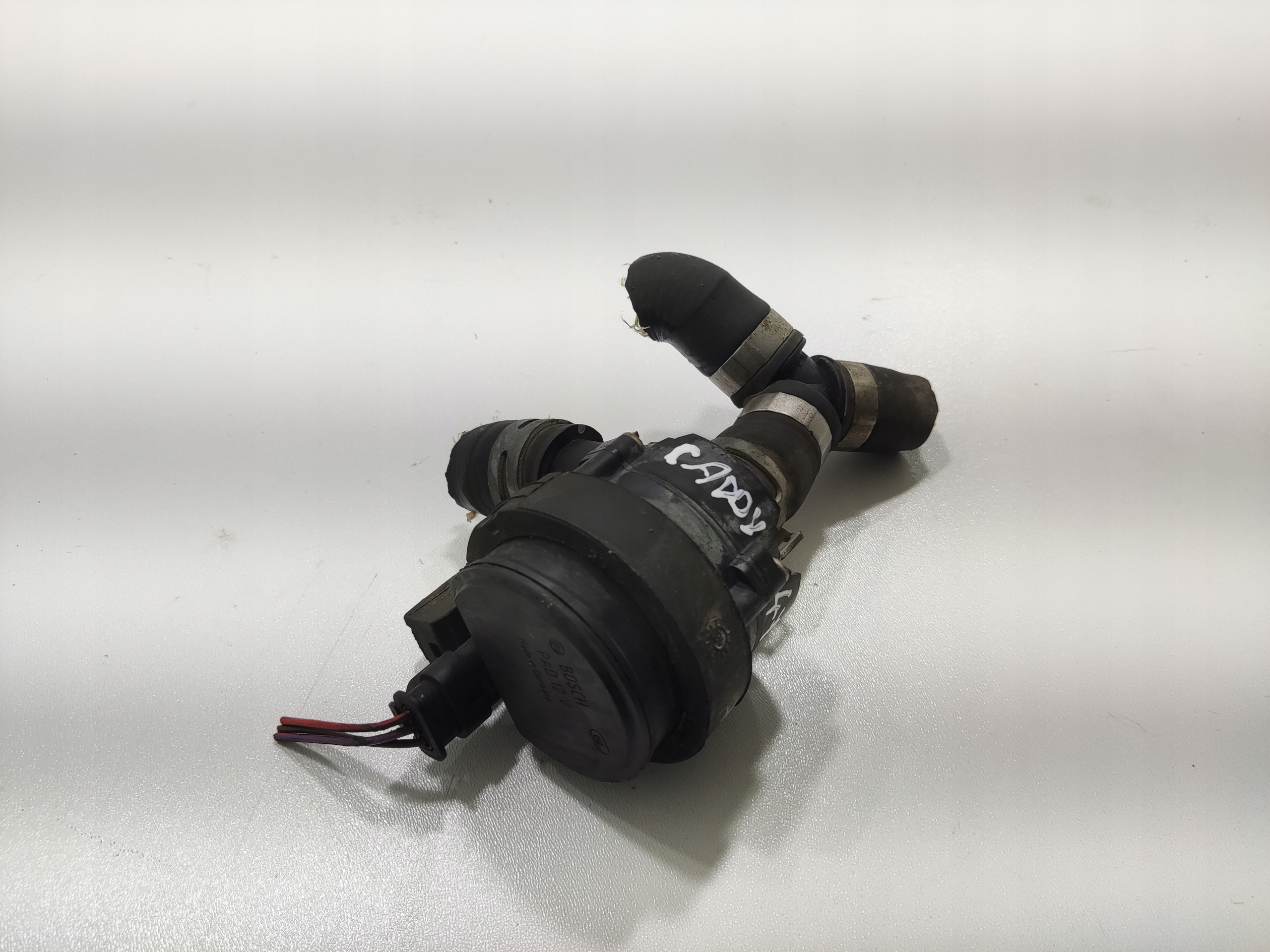 POMOCNÁ VODNÁ PUMPA VOLKSWAGEN CADDY III IV 2K5 2.0 TDI 15- LIFT 5G0965567