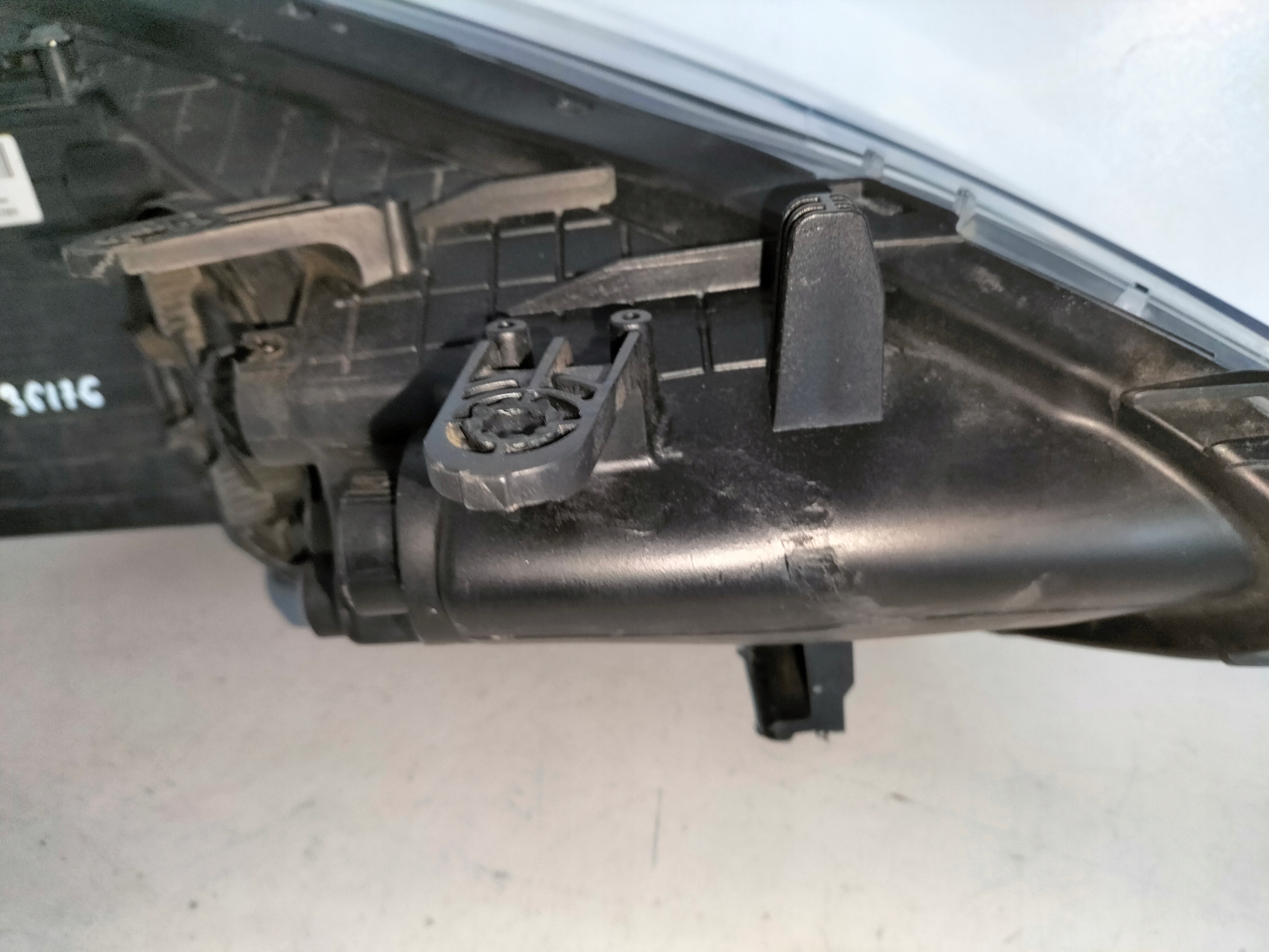 LAVE PREDNE SVETLO HYUNDAI I30 II 12-