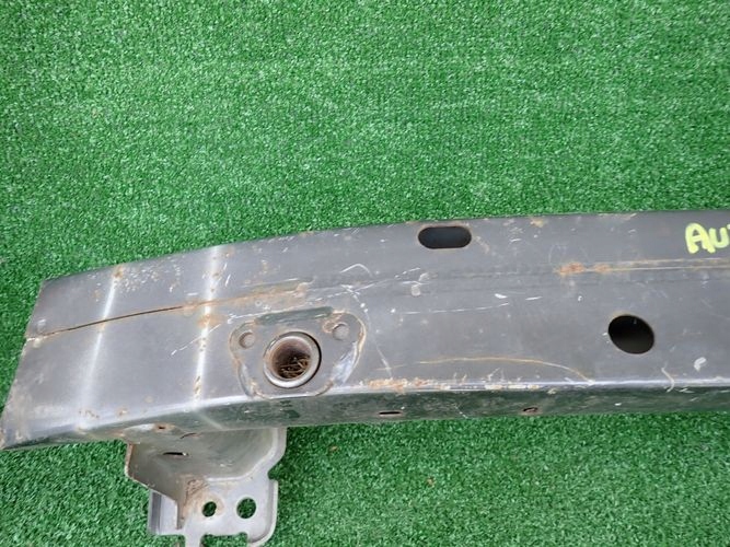 TOYOTA AURIS II 12- VYSTUHA PREDNEHO NARAZNIKA