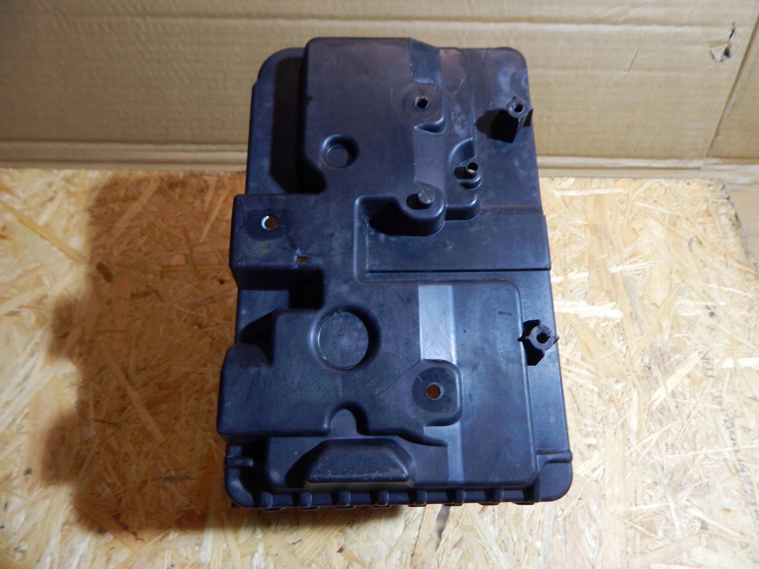 ford fiesta mk7 DRZIAK AUTOBATERIE