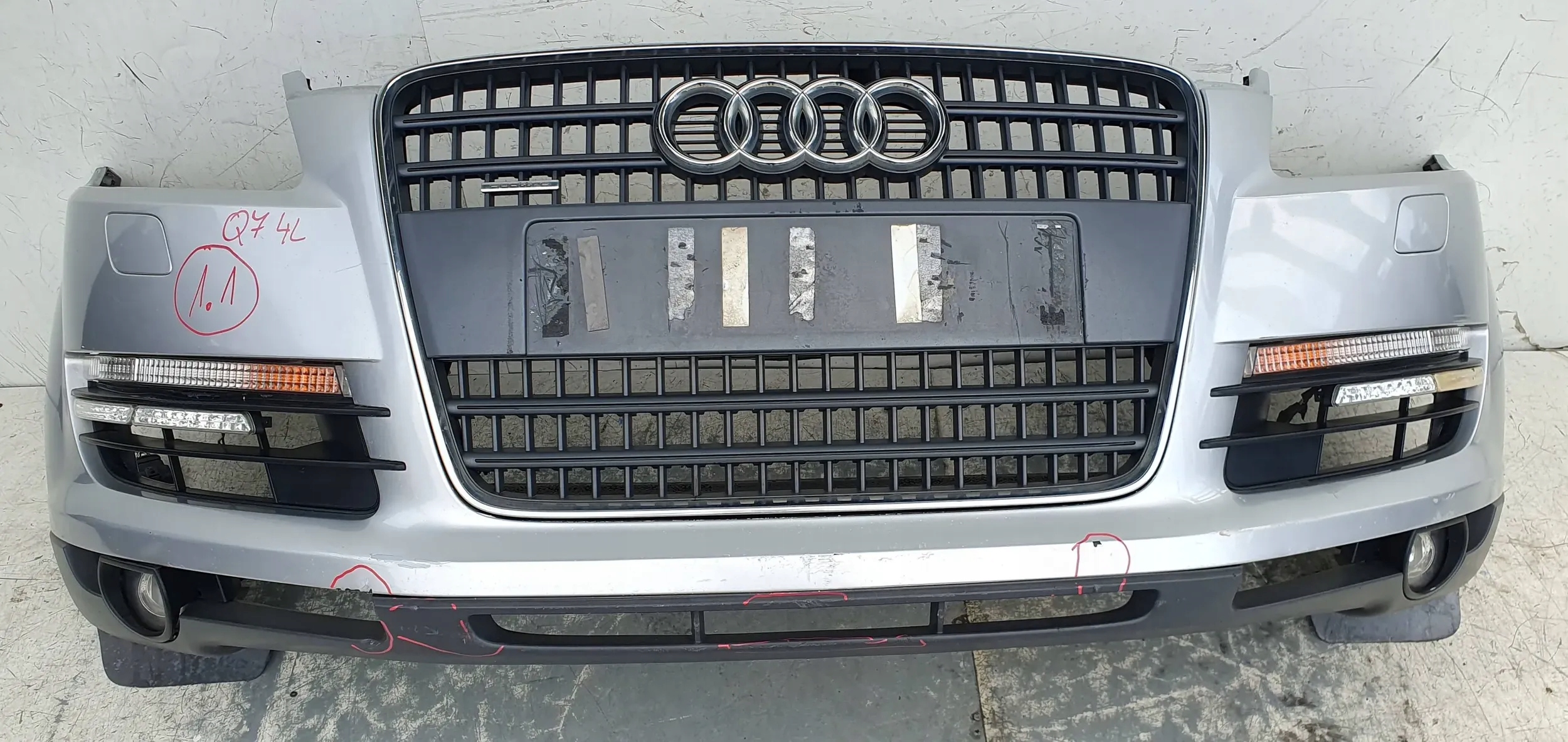 Audi Q7 4L PREDNÝ NÁRAZNÍK