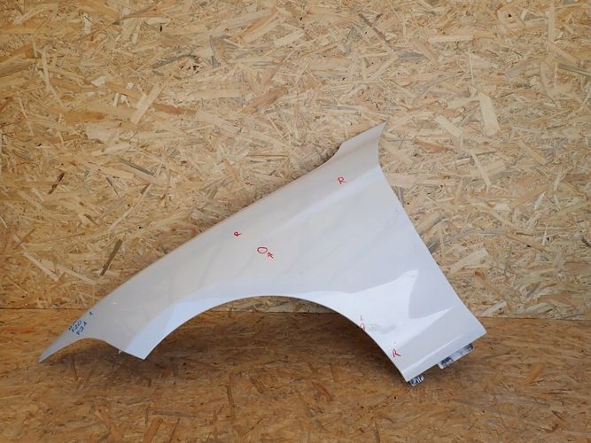 BMW F20 F21 1 ĽAVÝ PREDNÝ BLATNÍK