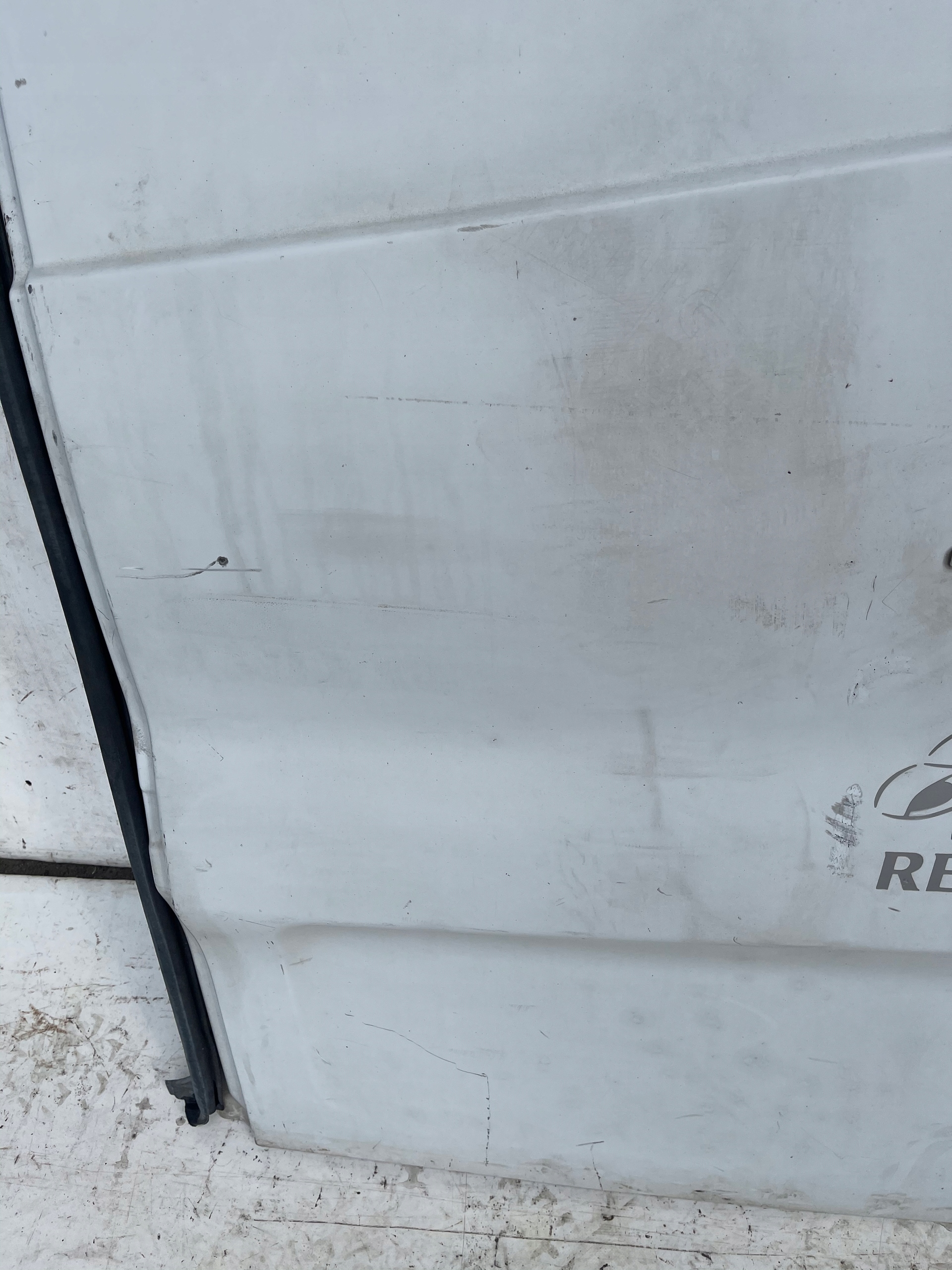 PRAVÉ ZADNÉ DVERE TRAFIC VIVARO 01-