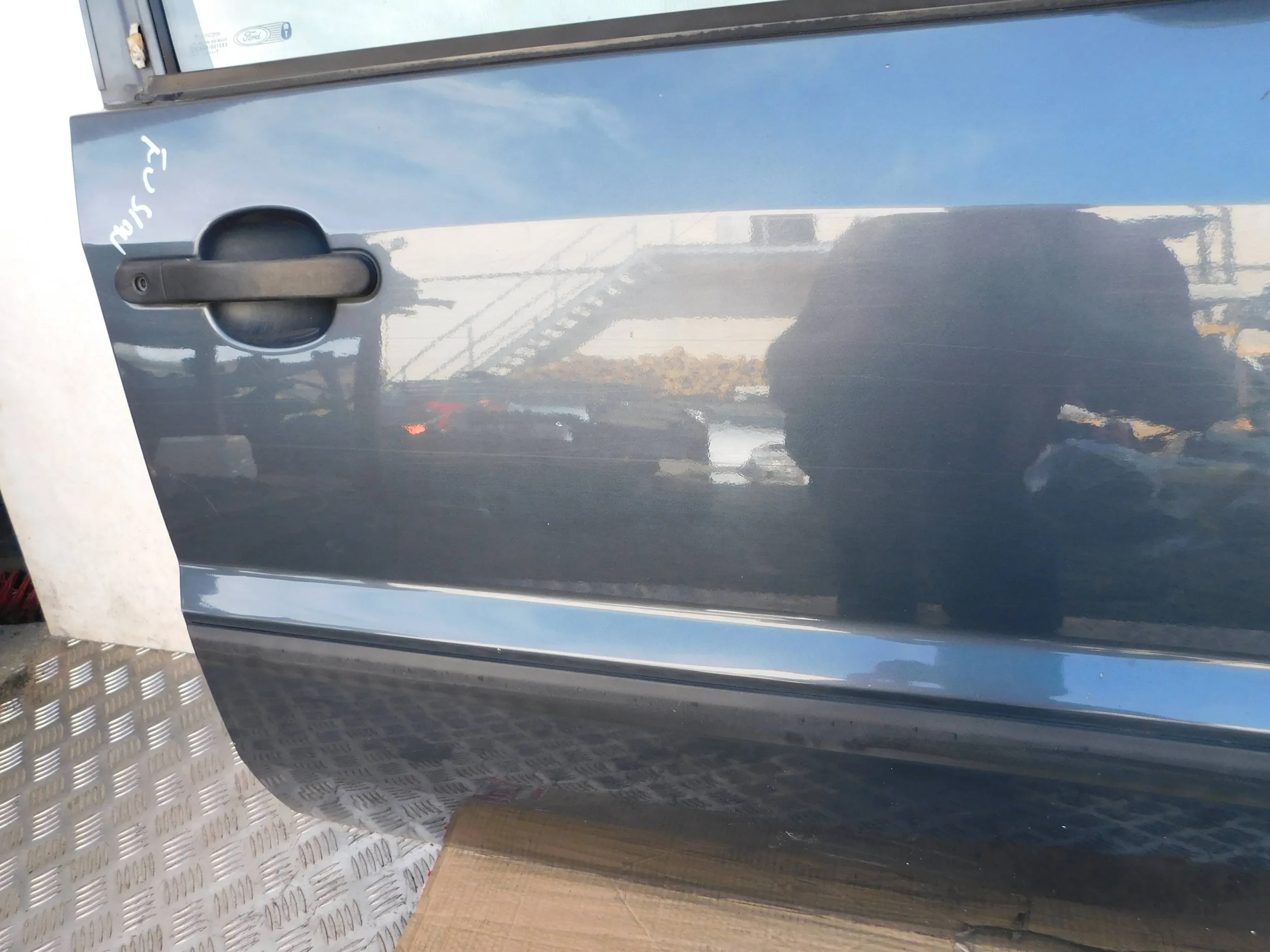 PRAVE PREDNE DVERE FORD FUSION