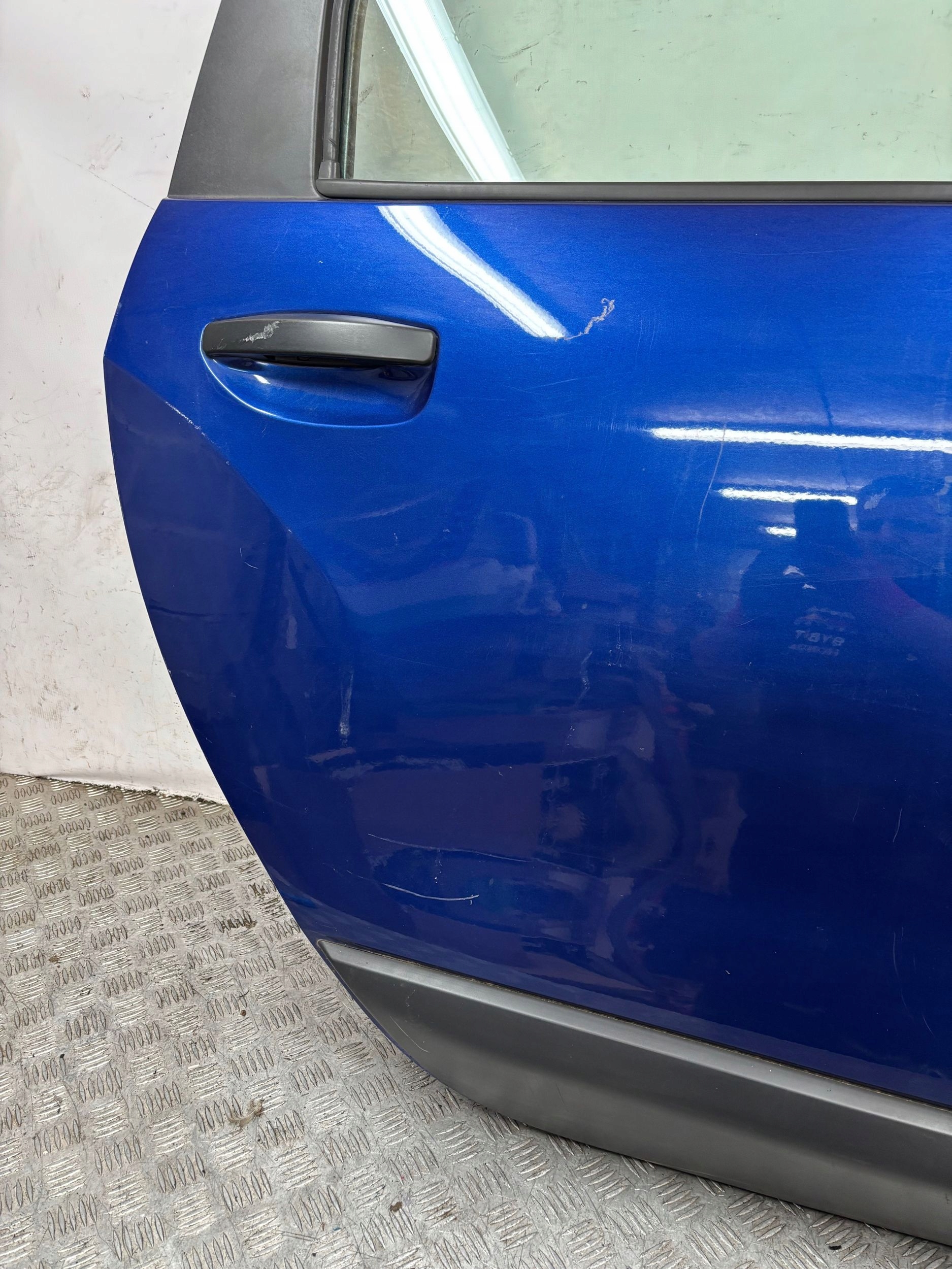 PRAVE ZADNE DVERE DACIA LODGY