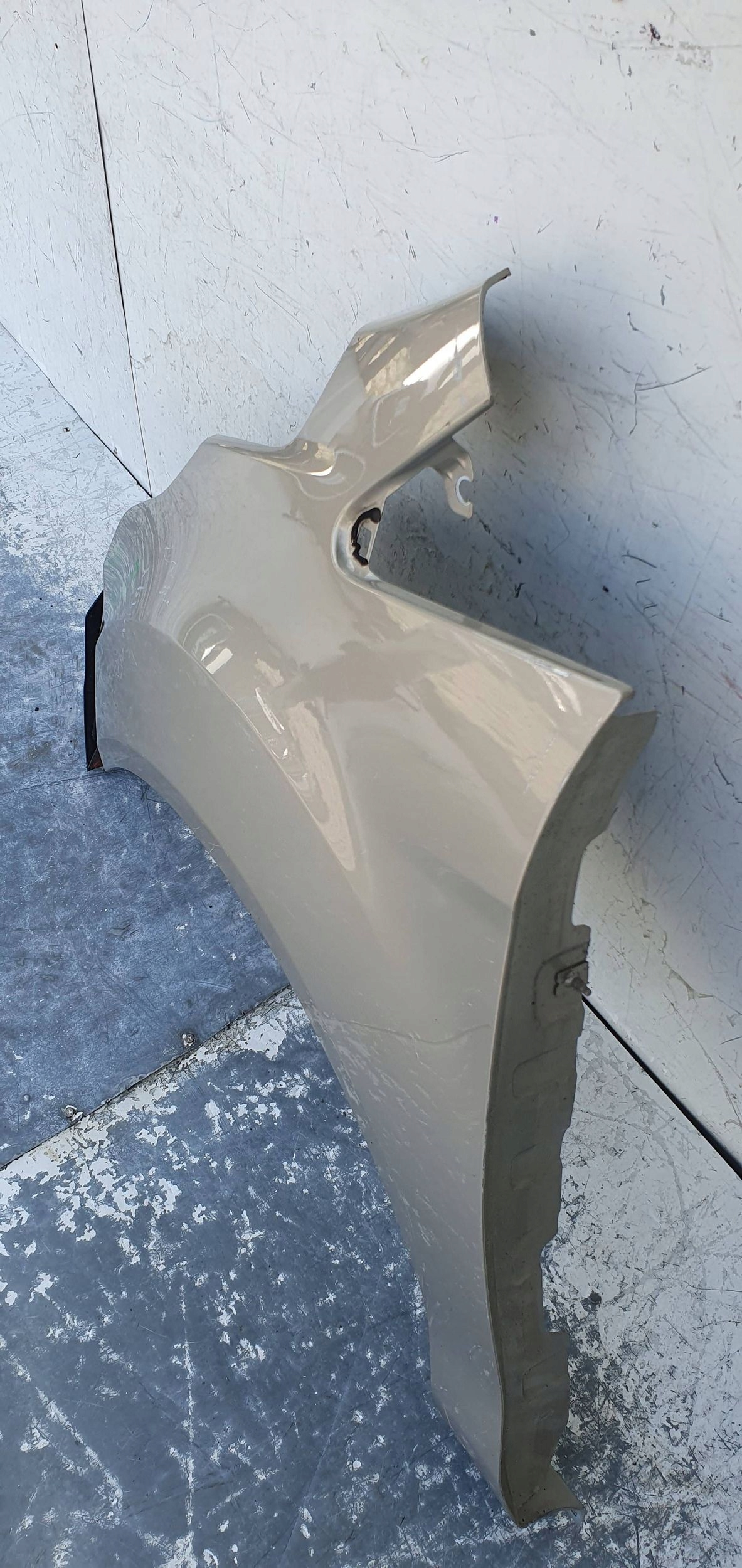 Ford B-MAX B MAX ĽAVÝ PREDNÝ BLATNÍK