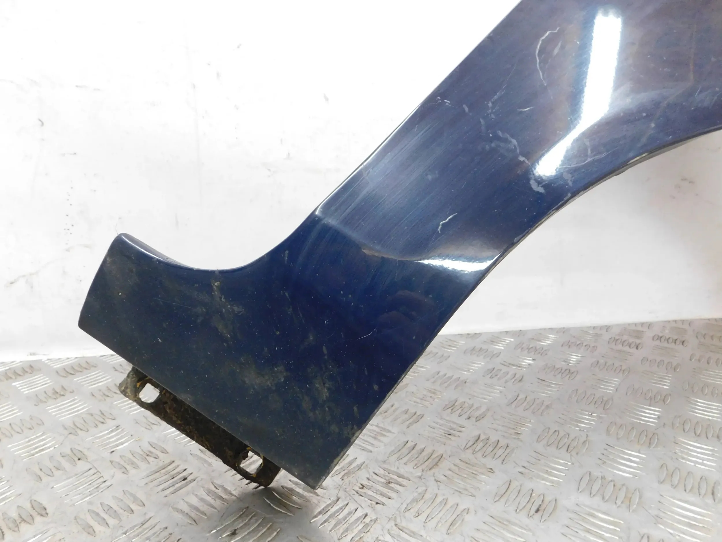 BLATNIK PREDNÝ PRAVY FORD FIESTA MK7 LIFT 12-