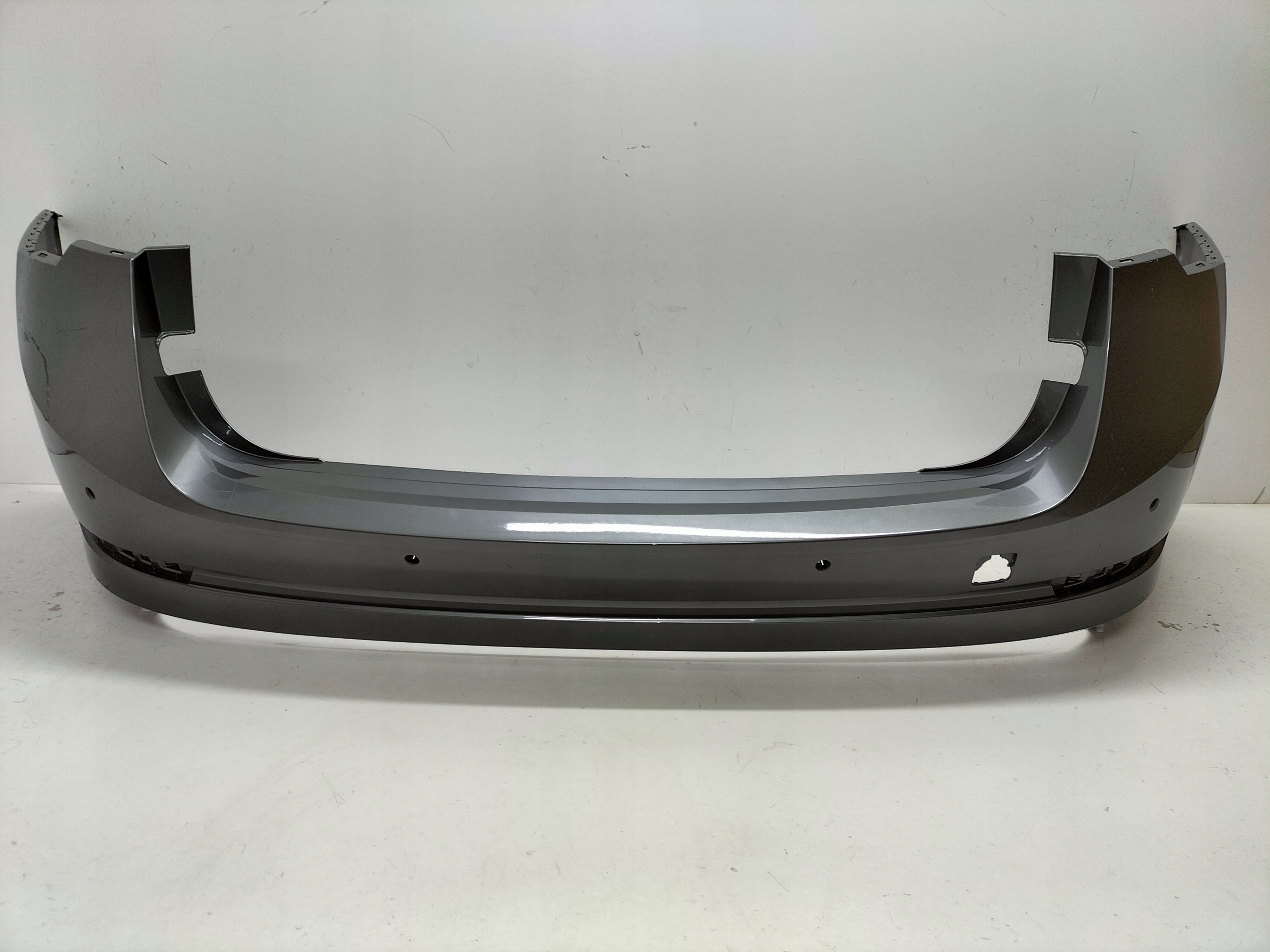 ZADNÝ NÁRAZNÍK SKODA OCTAVIA 4 IV 19- KOMBI