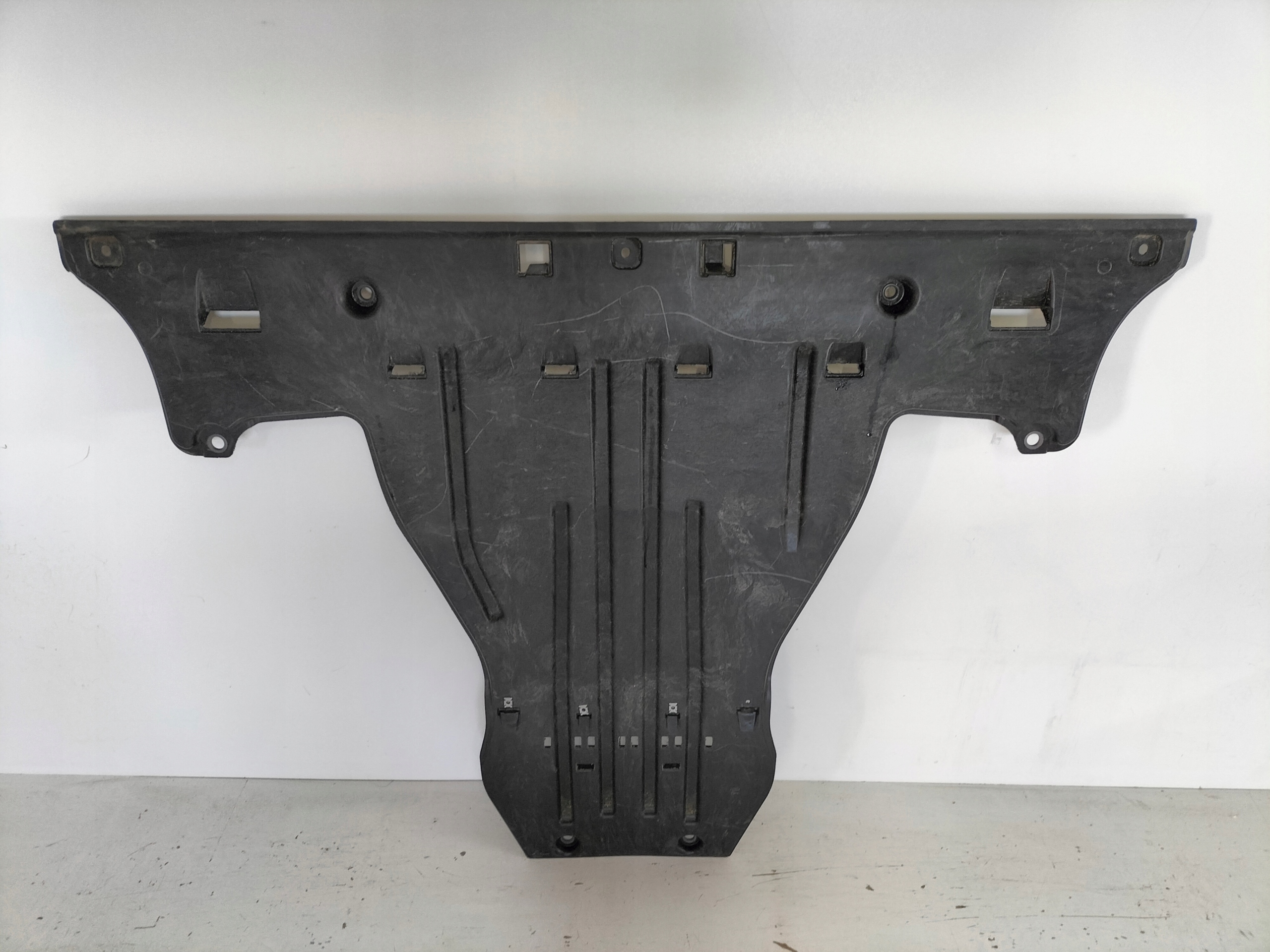 ZADNÝ KRYT PODVOZKU VW ID3 19-