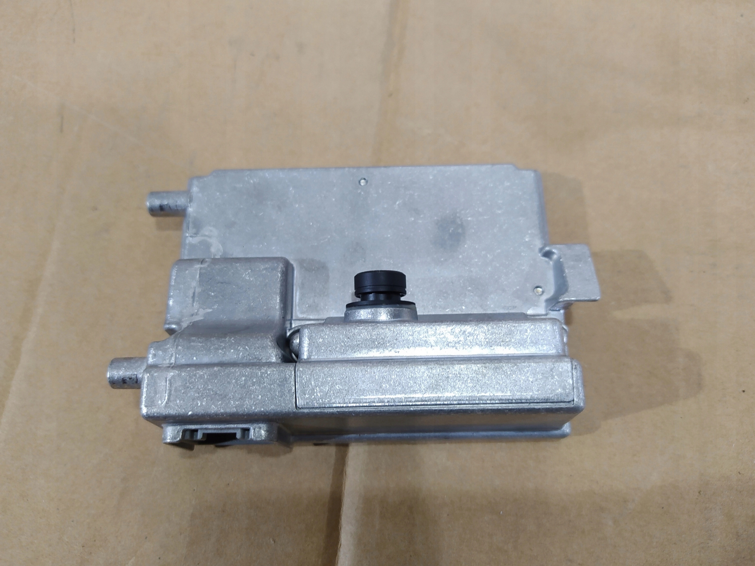 ASISTENT ZMENY JAZDNEHO PRUHU VW PASSAT 1EA980654D