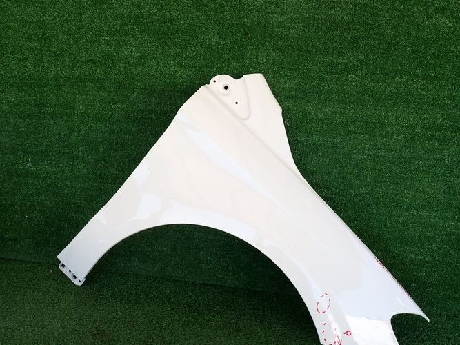 MERCEDES W246 B-KLASA 12- PRAVY PREDNY BLATNIK