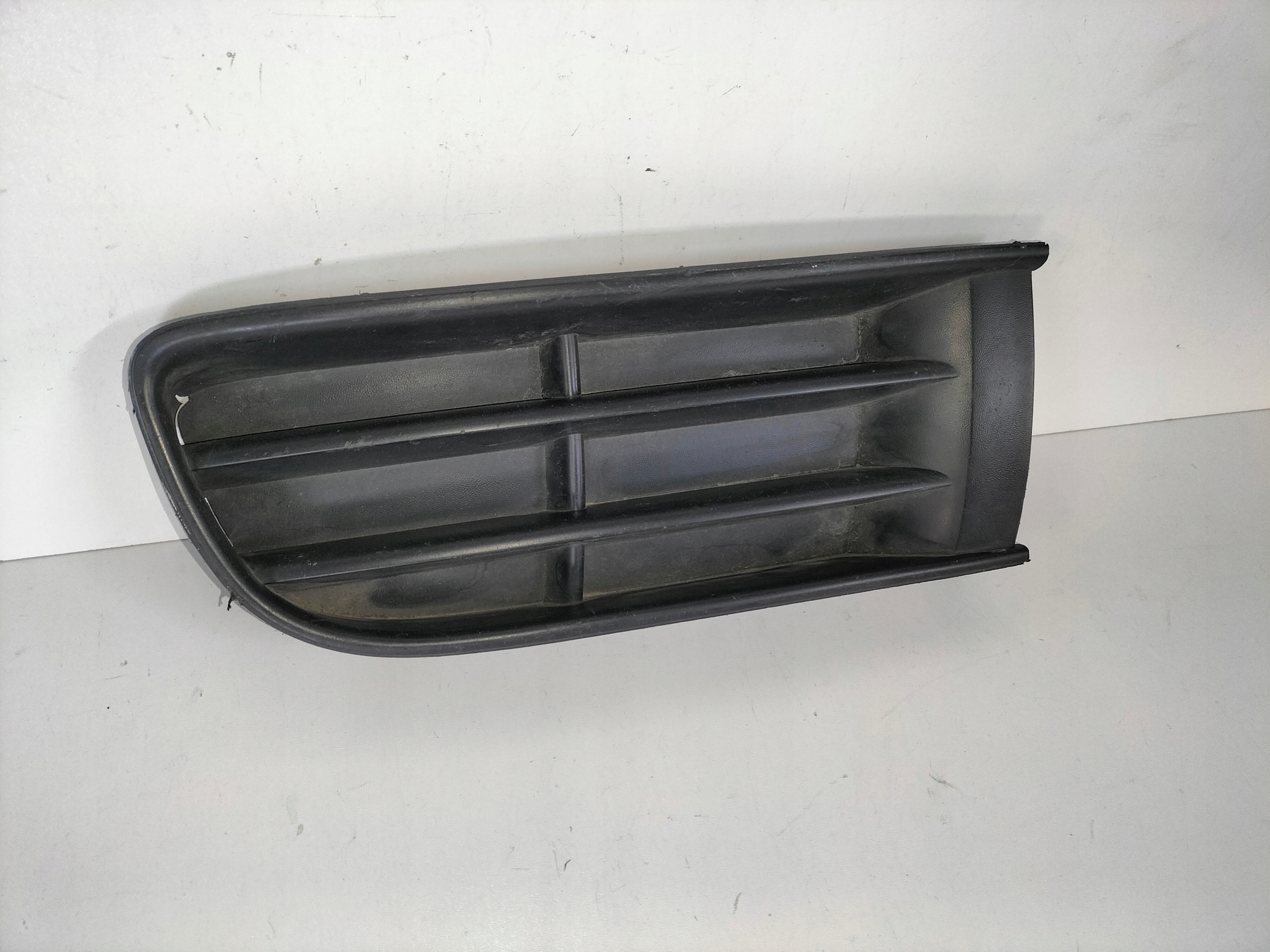 PRAVÁ LIŠTA MRIEŽKA NÁRAZNÍKA VW POLO IV 02-05