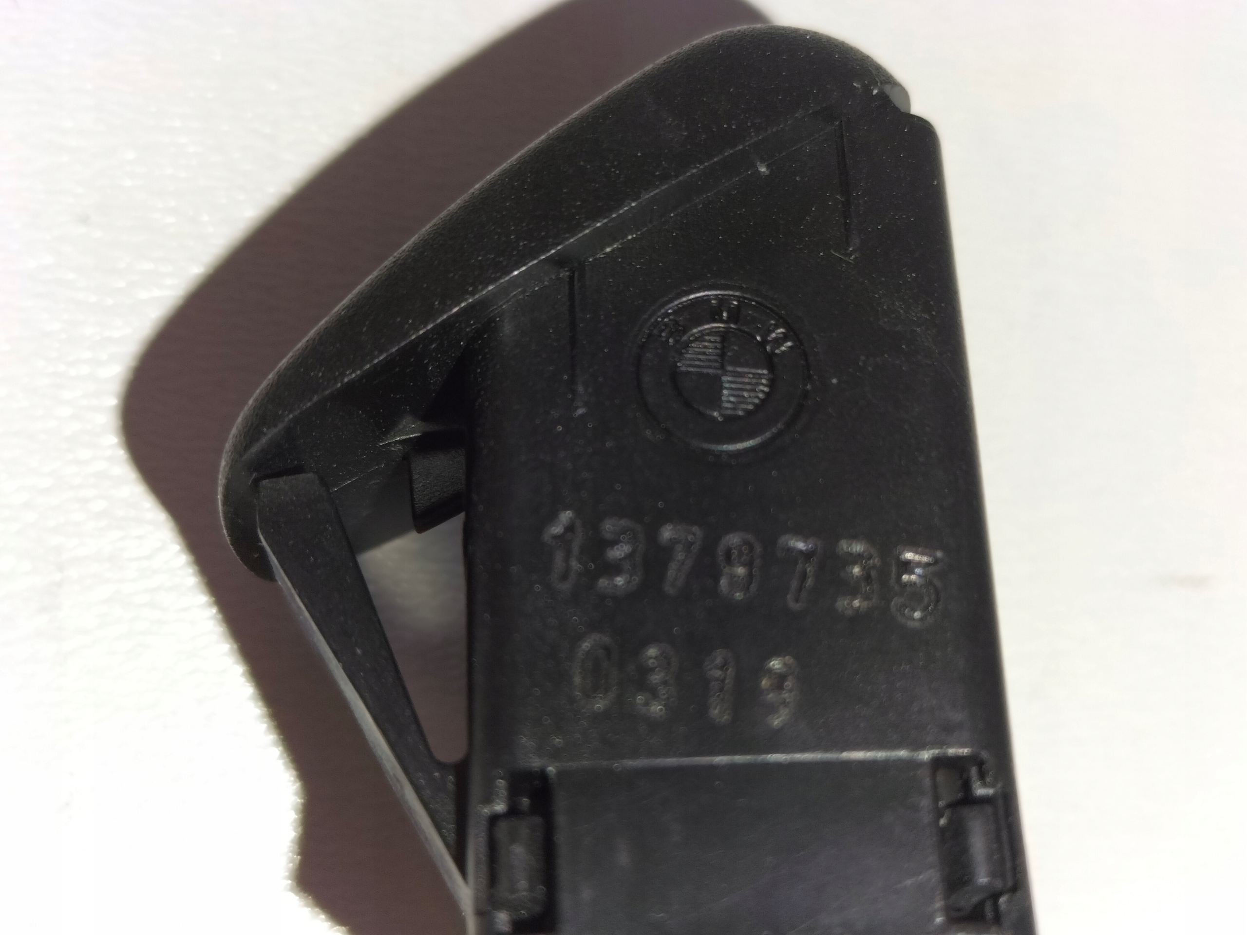 OSTREKOVAC TRYSKA CELNEHO SKLA BMW 3 ER36 91- BMW 5 E34 87- BMW 7 E32 06