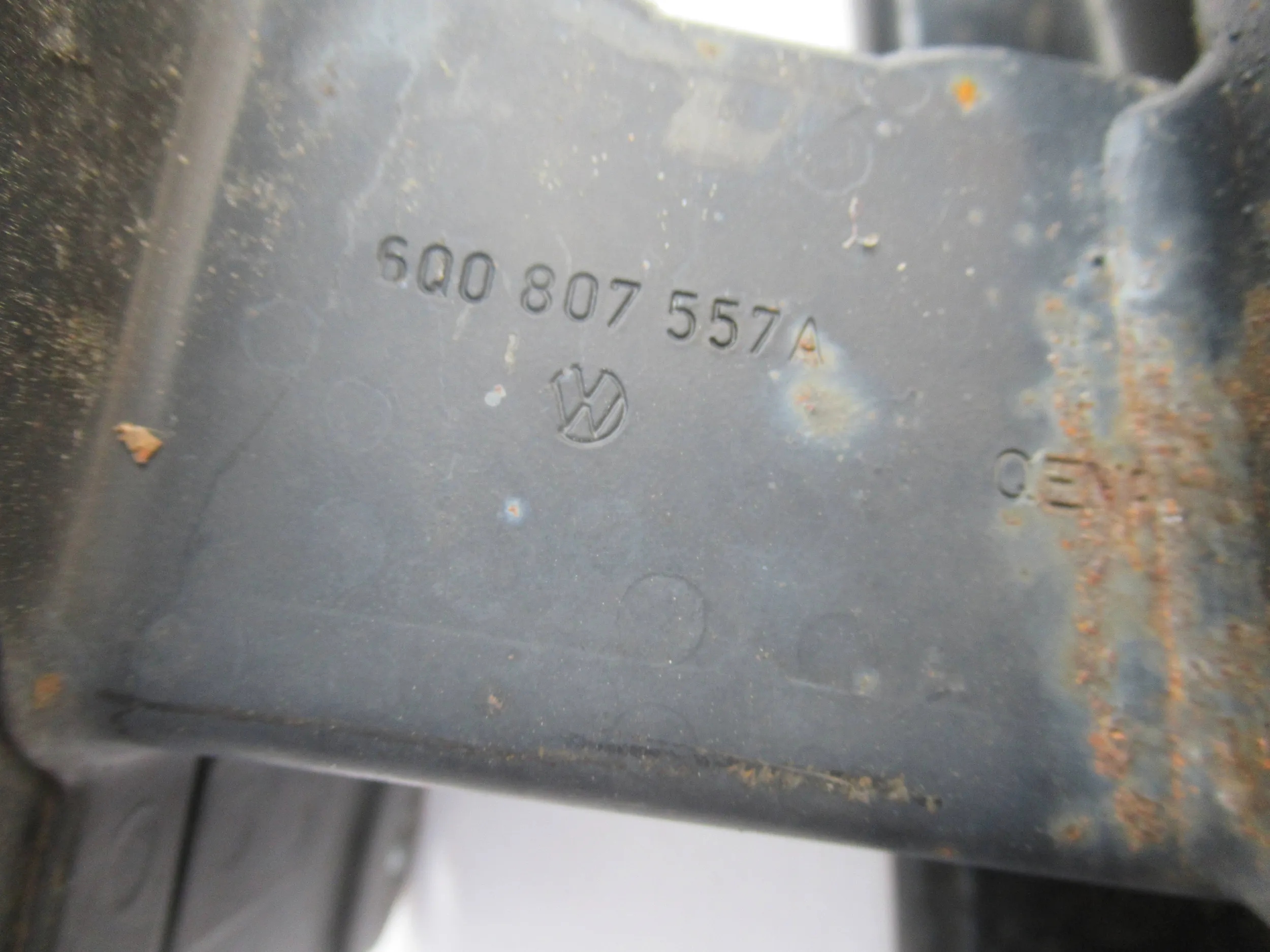 VÝSTUHA ZADNÉHO NÁRAZNÍKA VW POLO 6Q