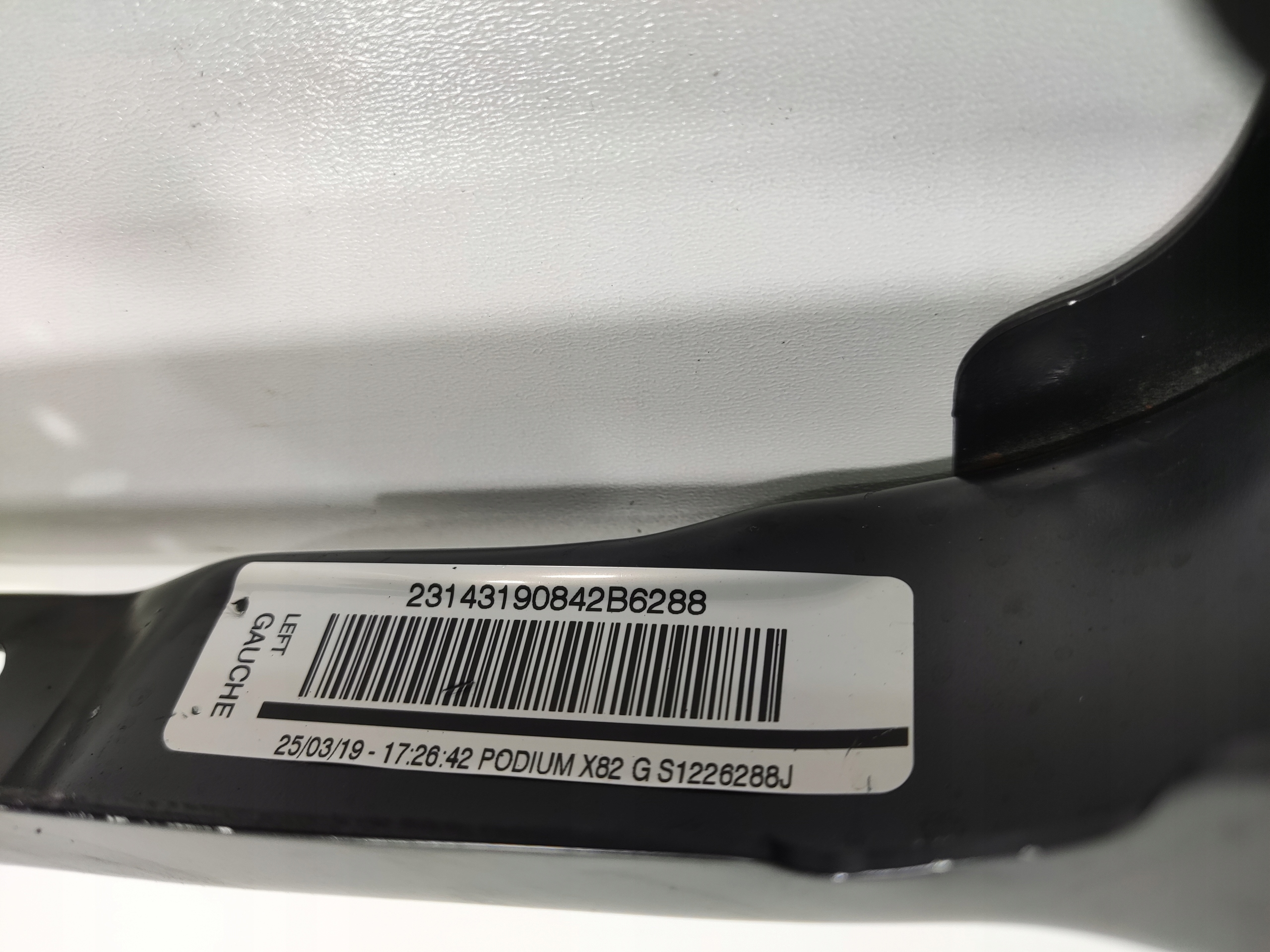 DRŽIAK RÁM SEDAČKY RENAULT TRAFIC III VIVARO B 14-19