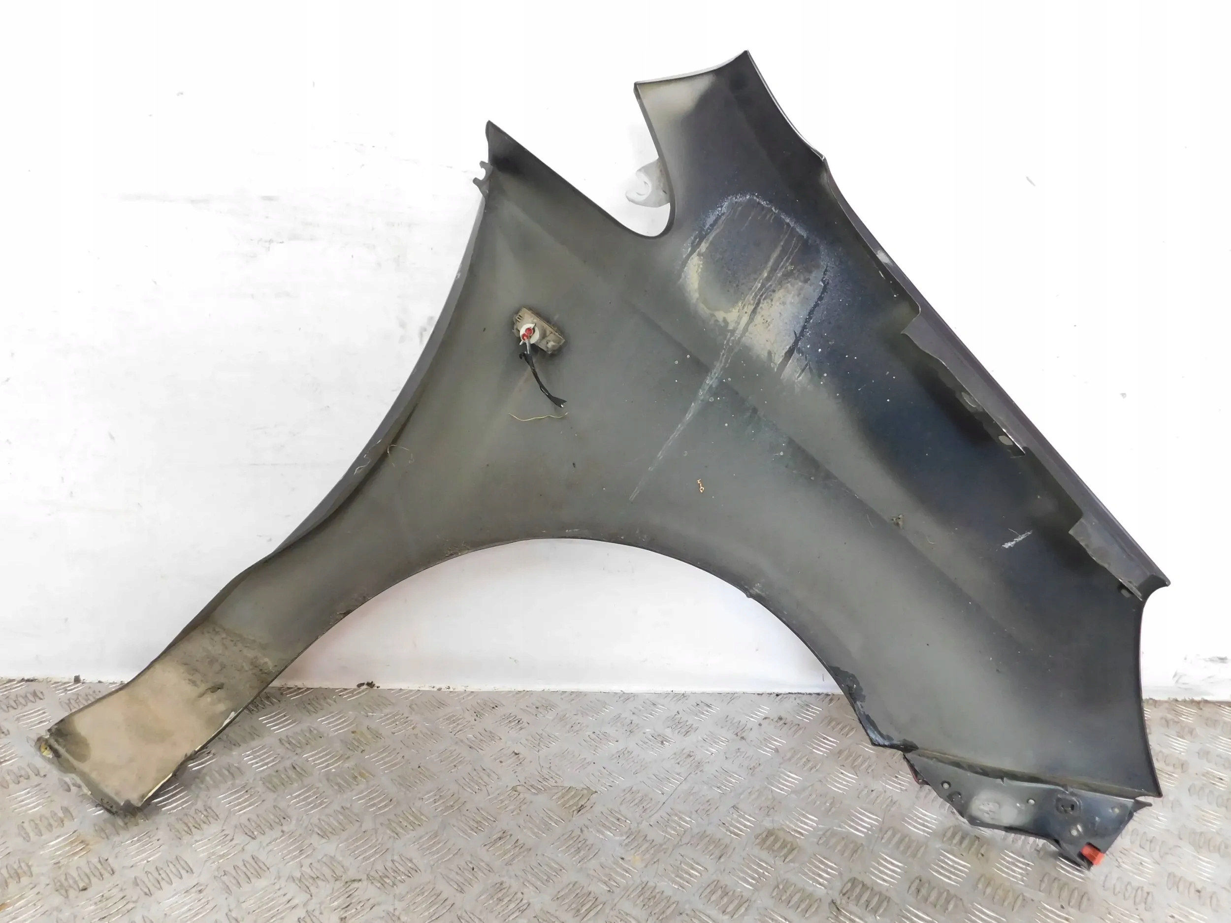 BLATNIK PREDNÝ LAVY OPEL CORSA D