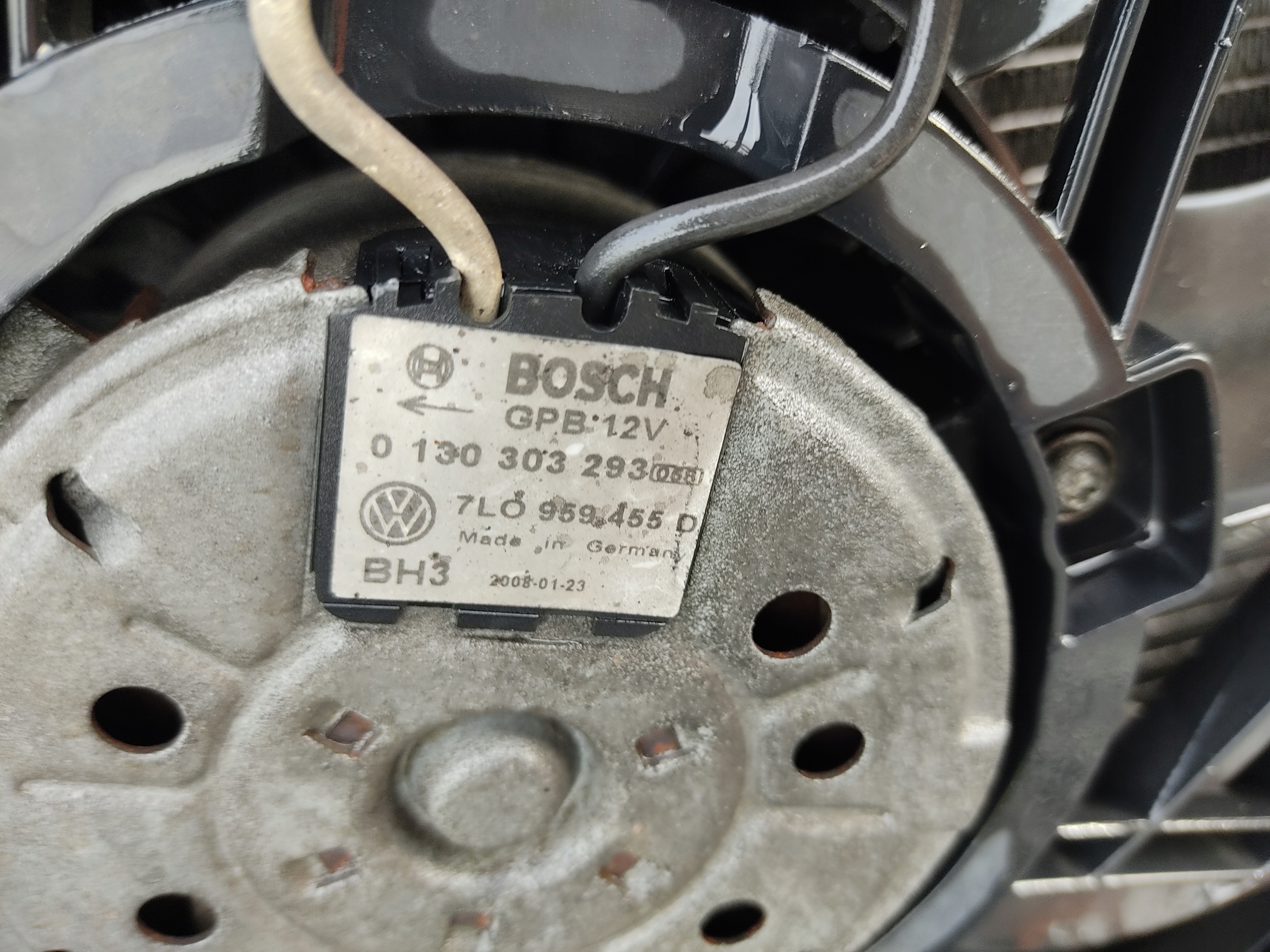 PREDNE CELO VYSTUHA CHLADICE SAHARA TOUAREG 7L 2.5 TDI