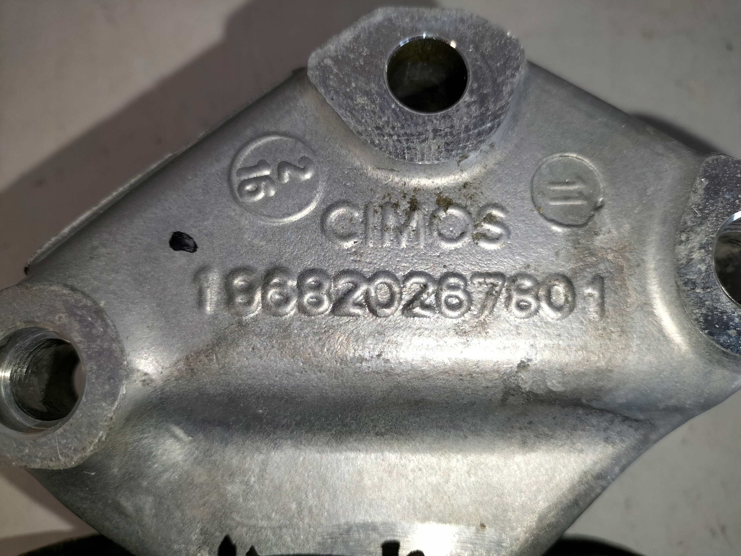 DRZIAK SILENBLOK MOTORA PRAVA CITROEN BERLINGO PARTNER II 08-