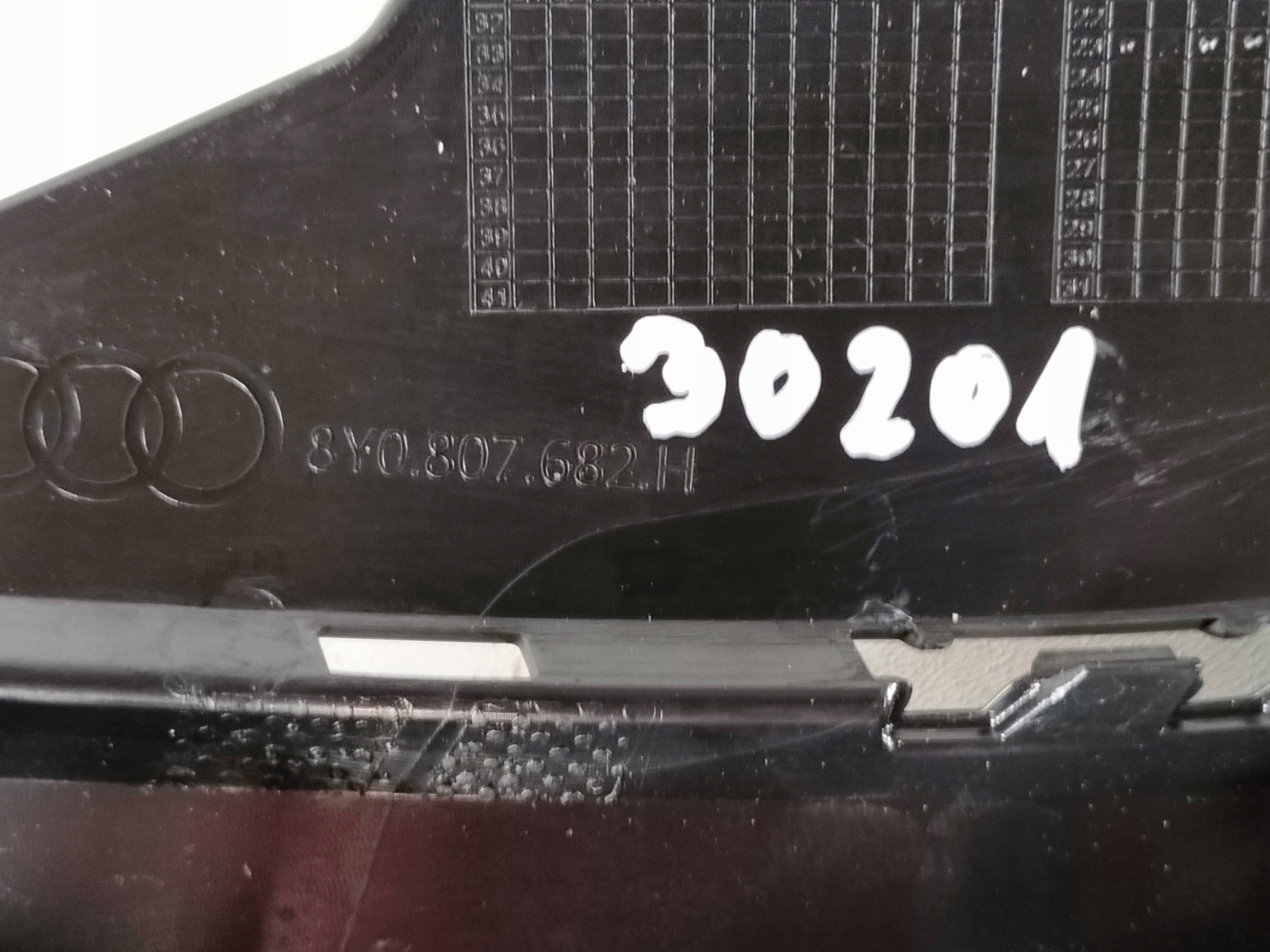 PRAVA LISTA MRIEZKA AUDI A3 8Y LIFT 22- S-LINE