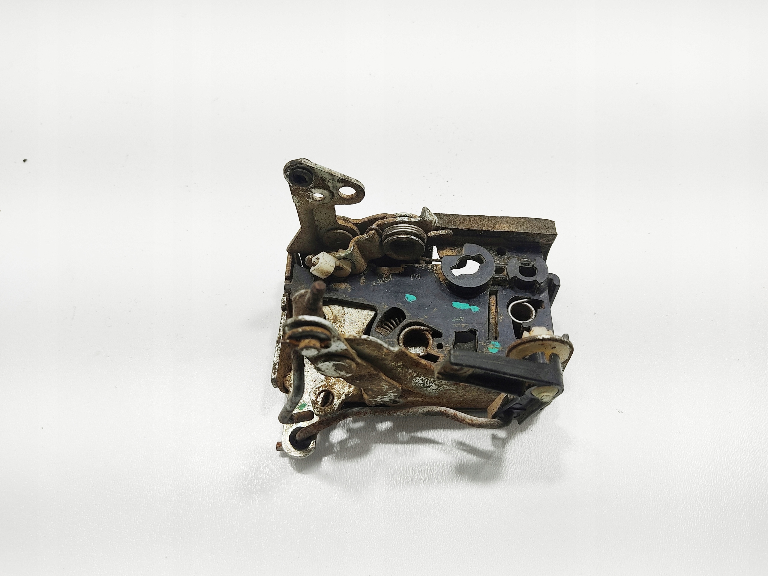 ZAMOK PRAVYCH PREDNYCH DVERI LAND ROVER DEFENDER 1999-2014 EUROPA