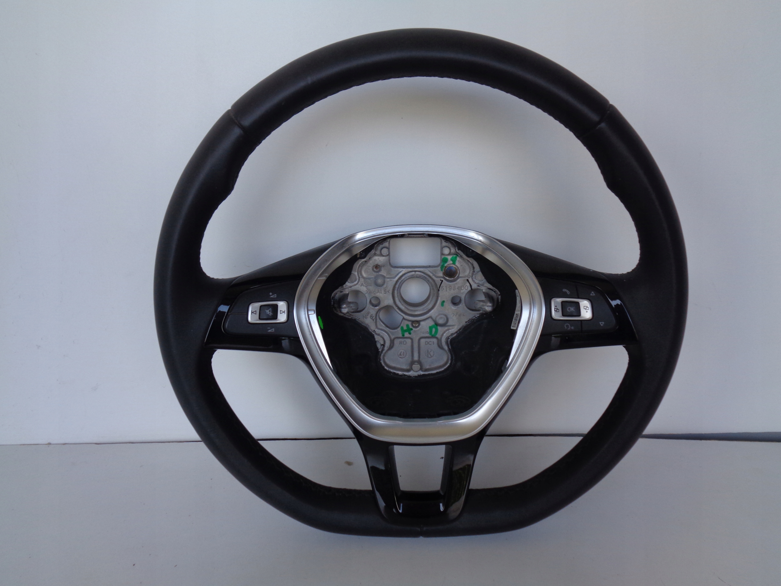 VOLANT VW POLO 2G 2G0 17- 2Q0419091