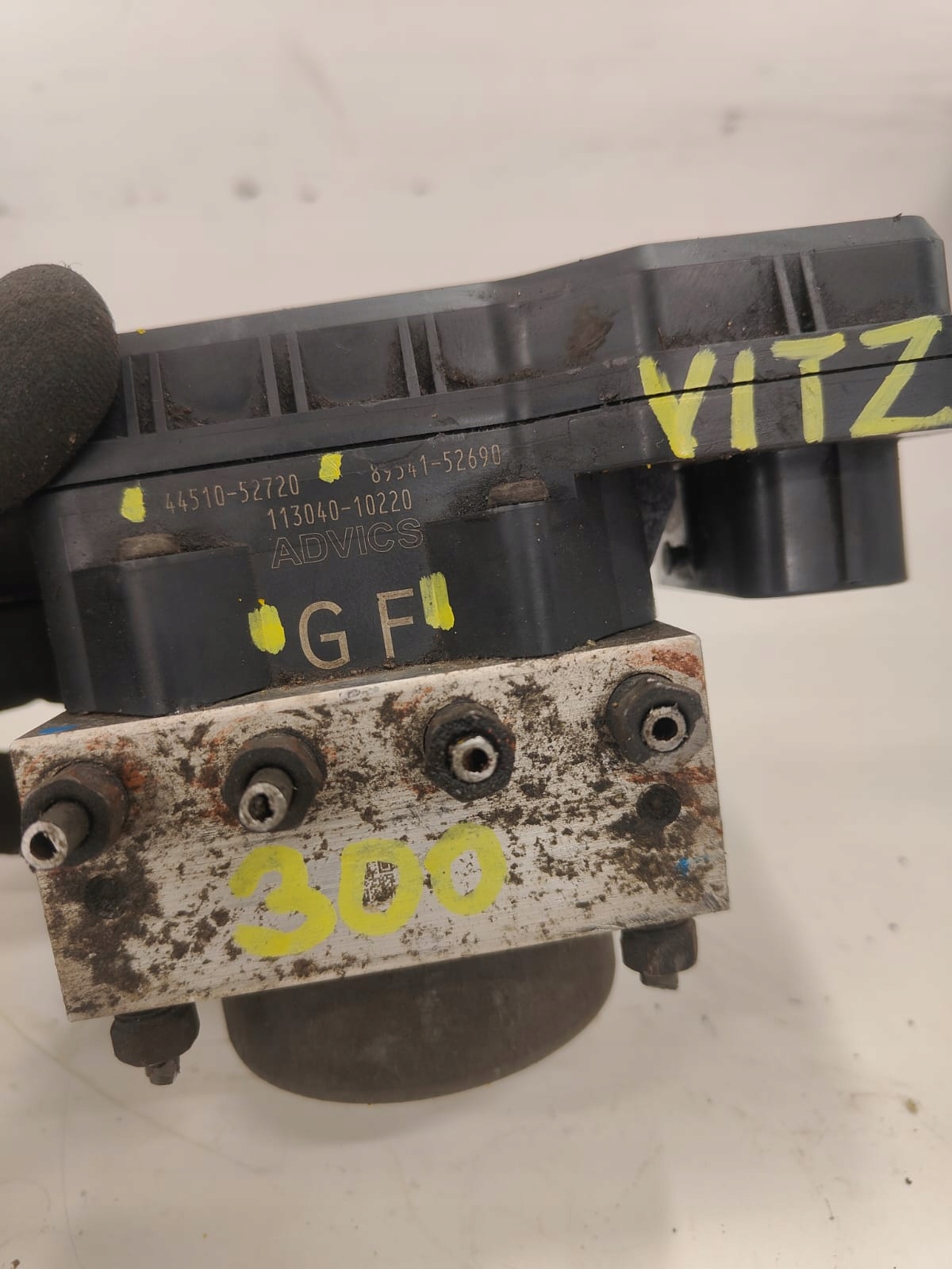 Toyota vitz 44510-52720 89541-52690 113040-10220 GF RIADIACA JEDNOTKA KOCKA ABS