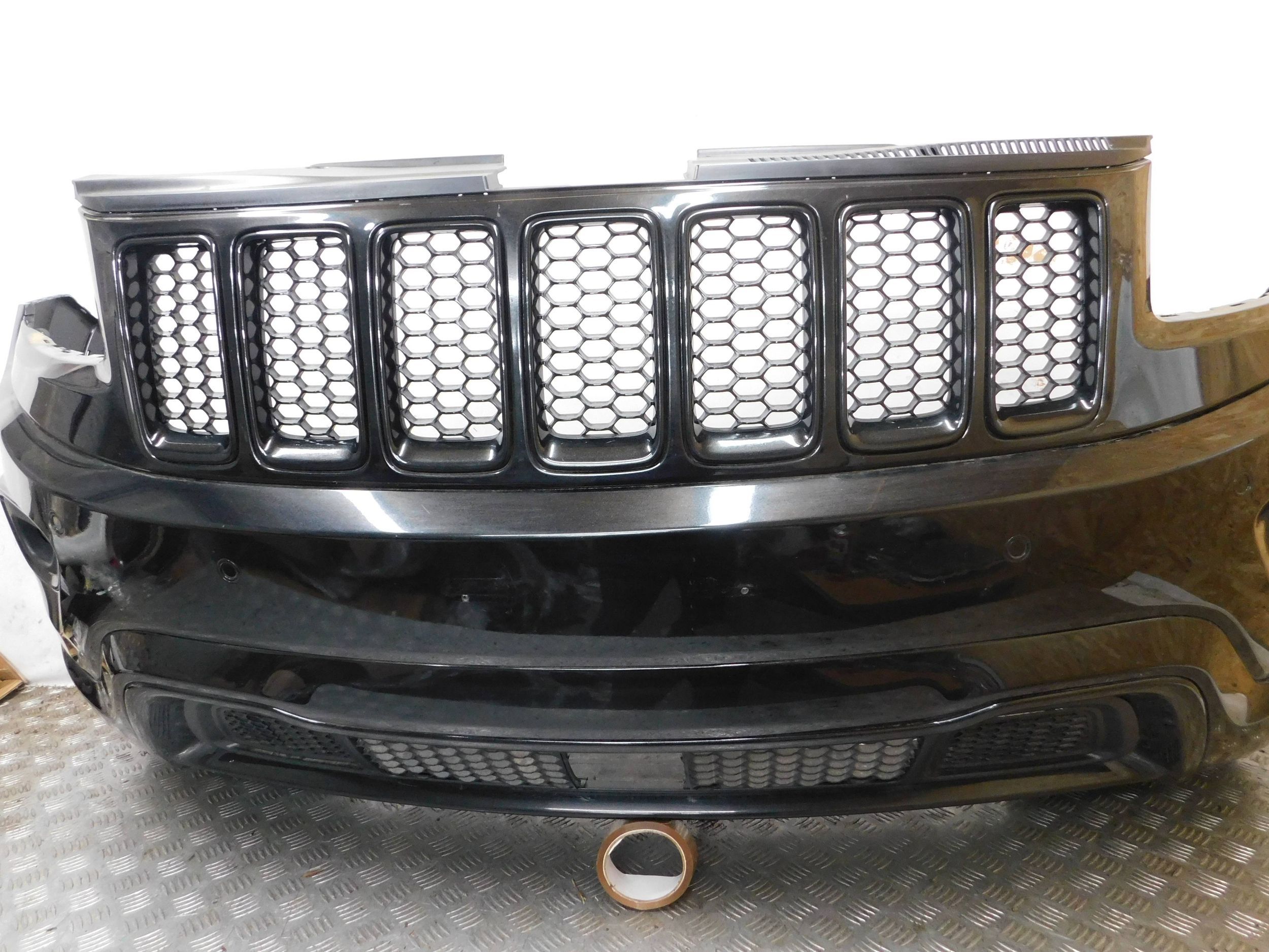 PREDNÝ NÁRAZNÍK JEEP GRAND CHEROKEE LIFT 17-