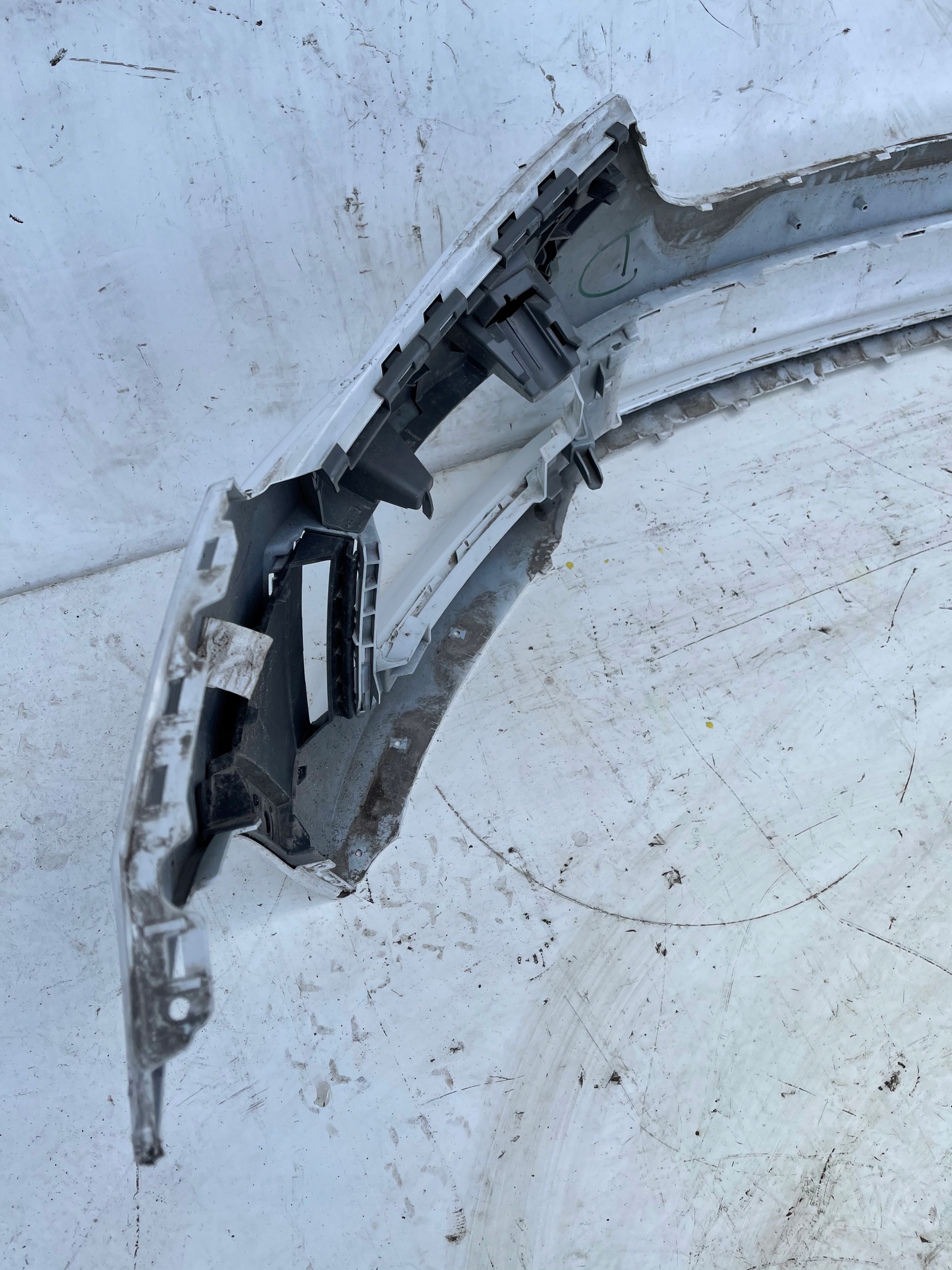 PREDNÝ NÁRAZNÍK SKODA SCALA