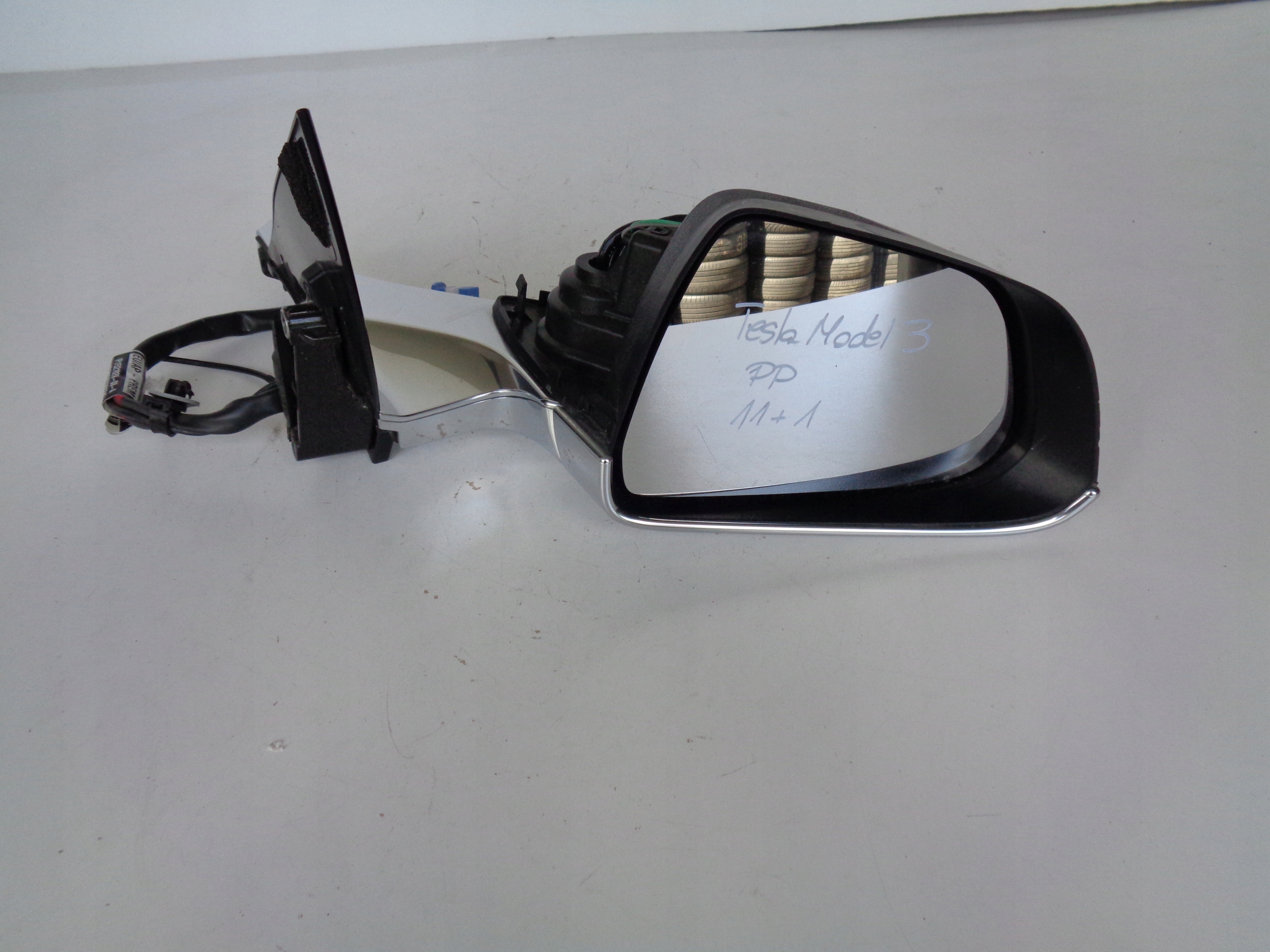 PRAVE ZRKADLO TESLA MODEL 3 12- PIN