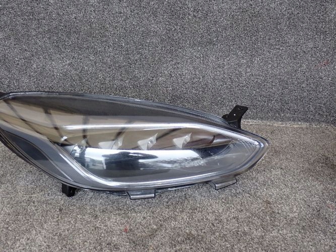 FORD FIESTA MK8 VIII FULL LED 17- PRAVE PREDNE SVETLO