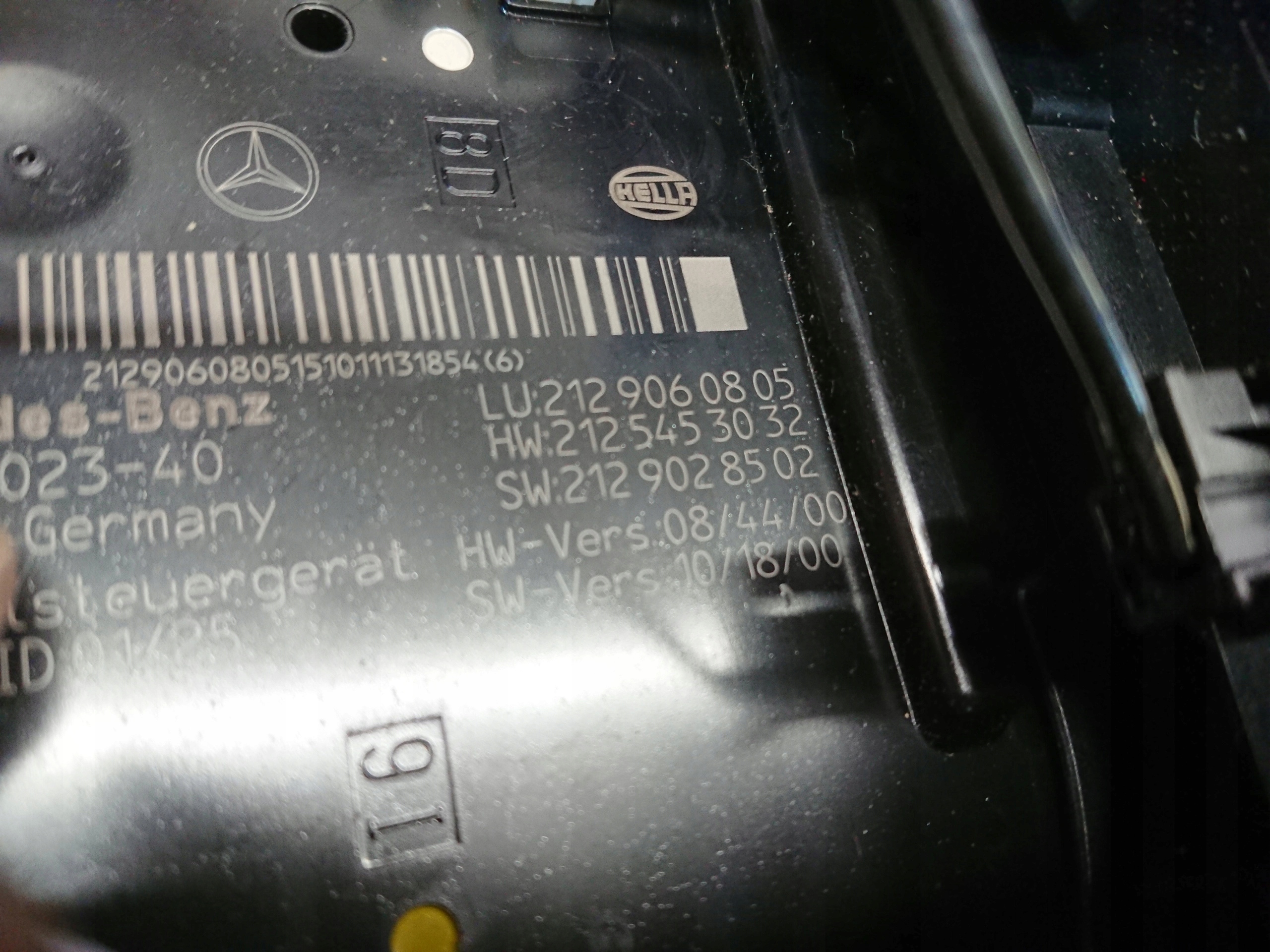 MERCEDES W212 POISTKOVA SKRINKA W2129060805