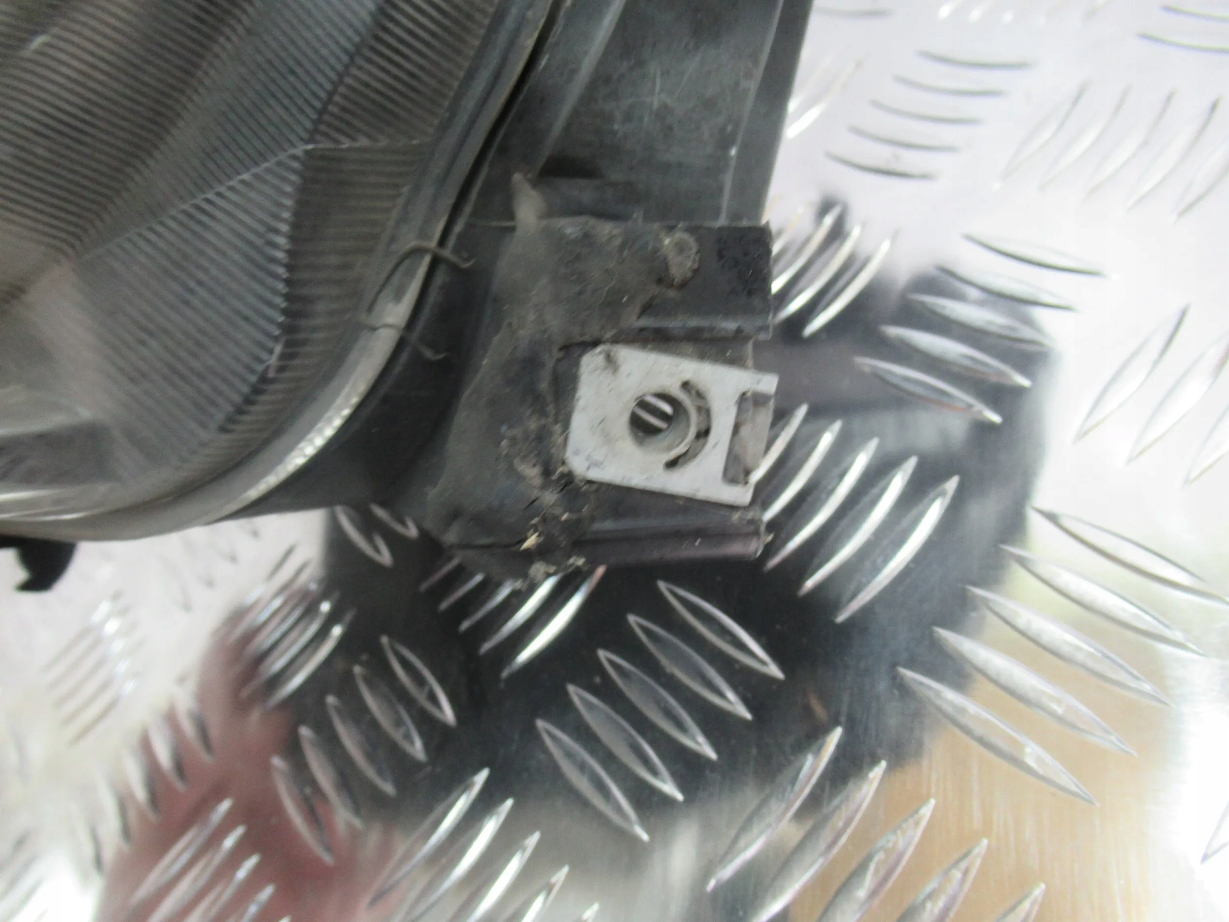 LAVE PREDNE SVETLO FIAT 500 07-