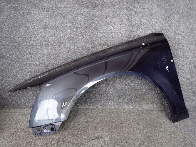 AUDI A6 C6 LIFT 07-11 ĽAVÝ PREDNÝ BLATNÍK