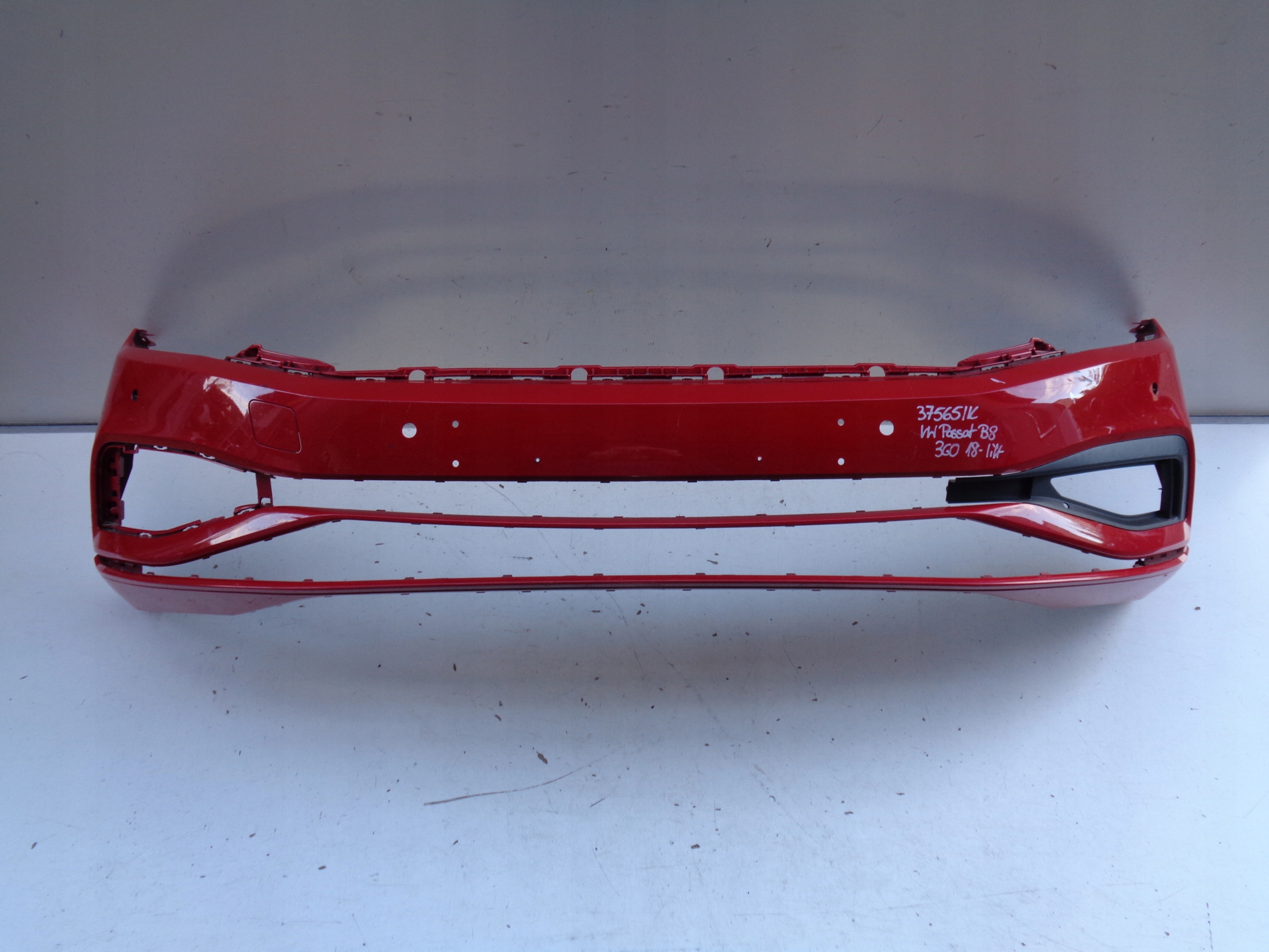 PREDNÝ NÁRAZNÍK VW PASSAT B8 3G 3G0 18- LIFT NR 37565