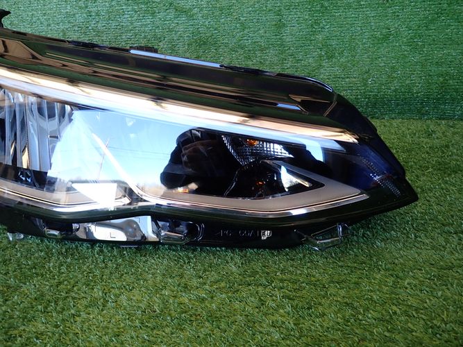 VW GOLF VIII 8 LED PRAVE PREDNE SVETLO 5H1941006B