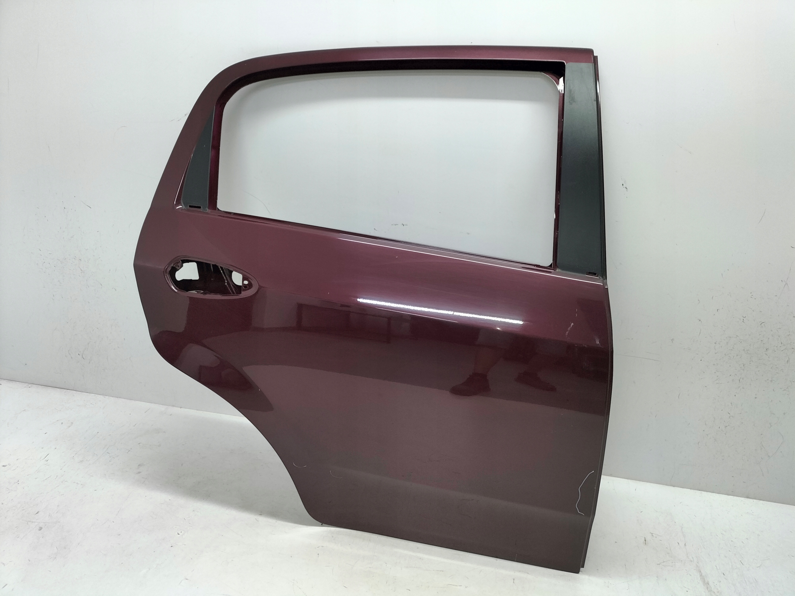 PRAVE ZADNE DVERE FIAT GRANDE PUNTO EVO 05-