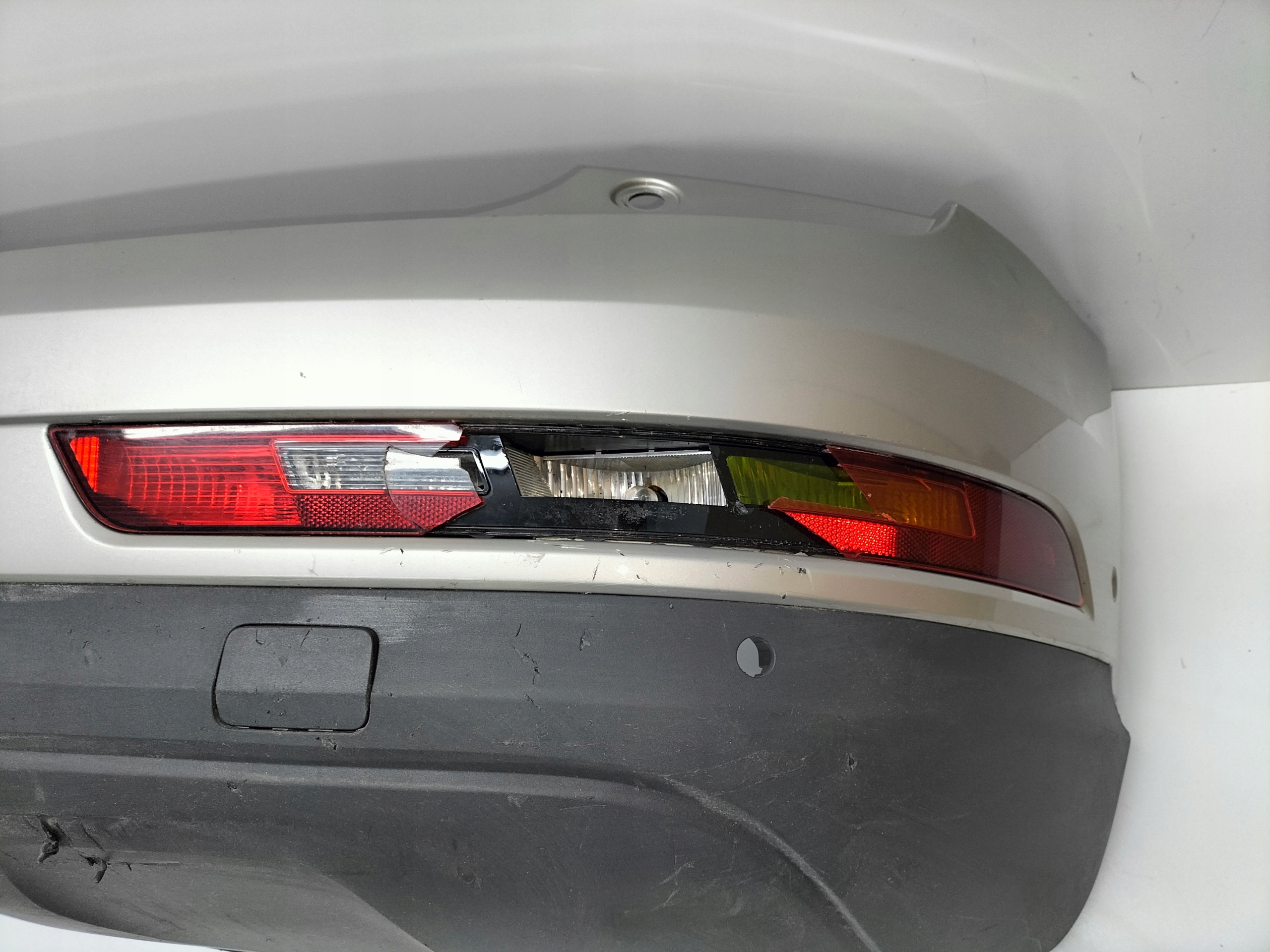 ZADNÝ NÁRAZNÍK AUDI Q3 8U 11-15