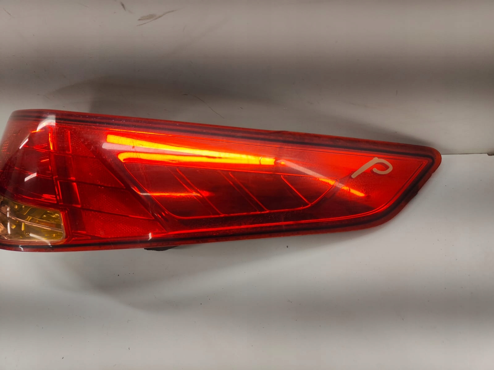 Kia optima III lift 2013 92402-2T0 ZADNE SVETLONA ZADNA PRAVA