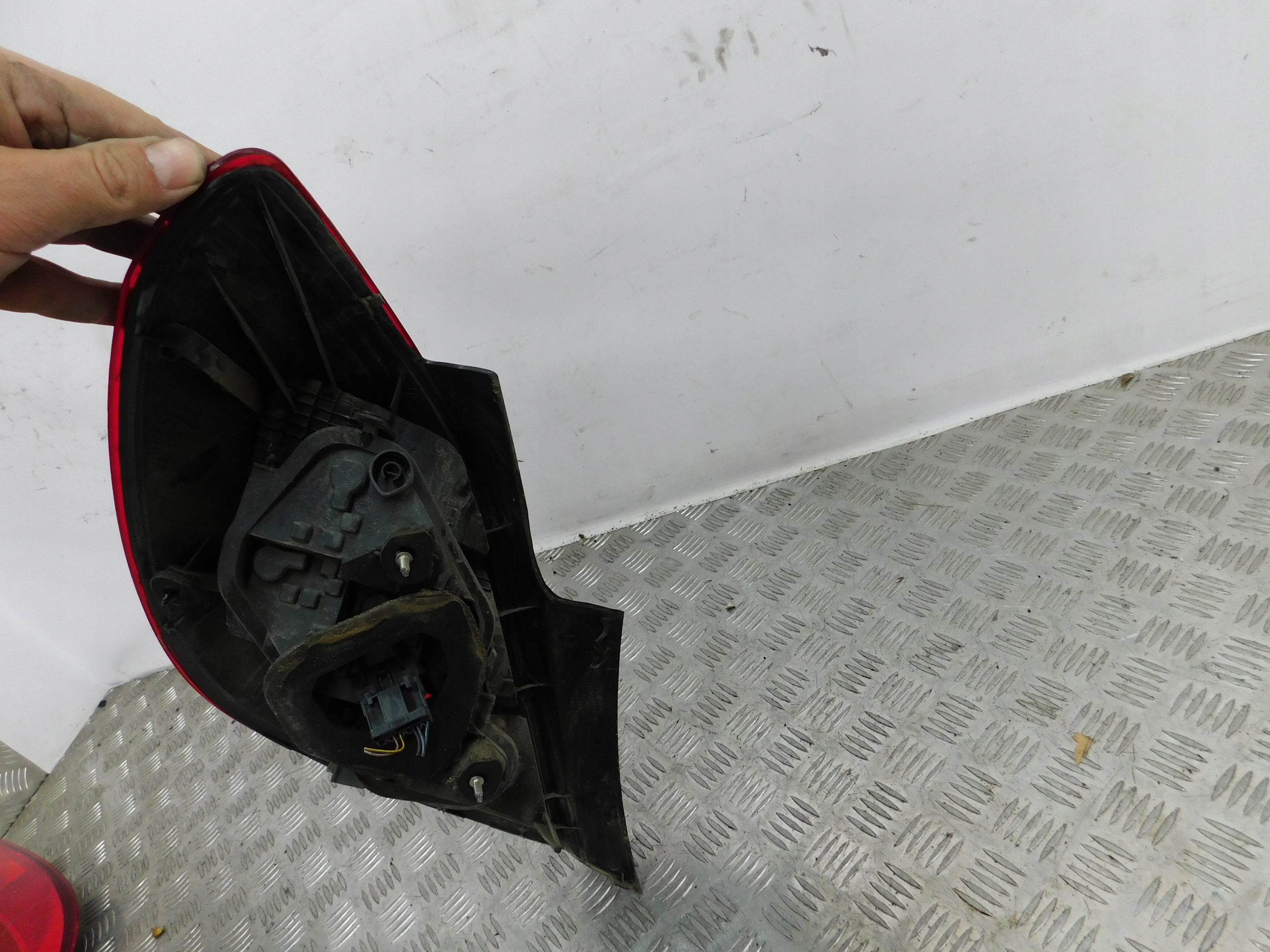 PRAVÉ ZADNÉ SVETLO OPEL CORSA D 5D LIFT