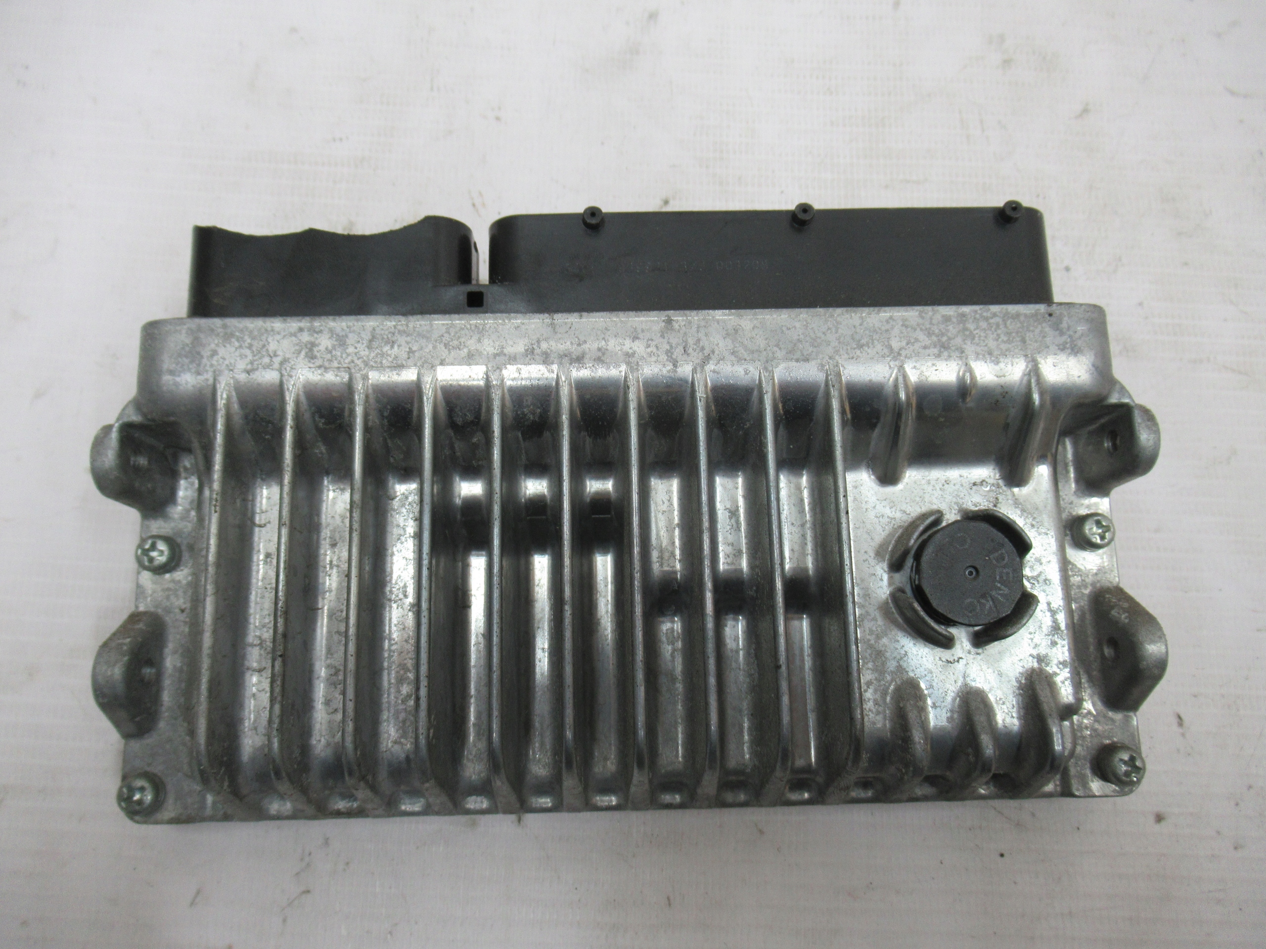 RIADIACA JEDNOTKA MOTORA YARIS III 89661-0U710