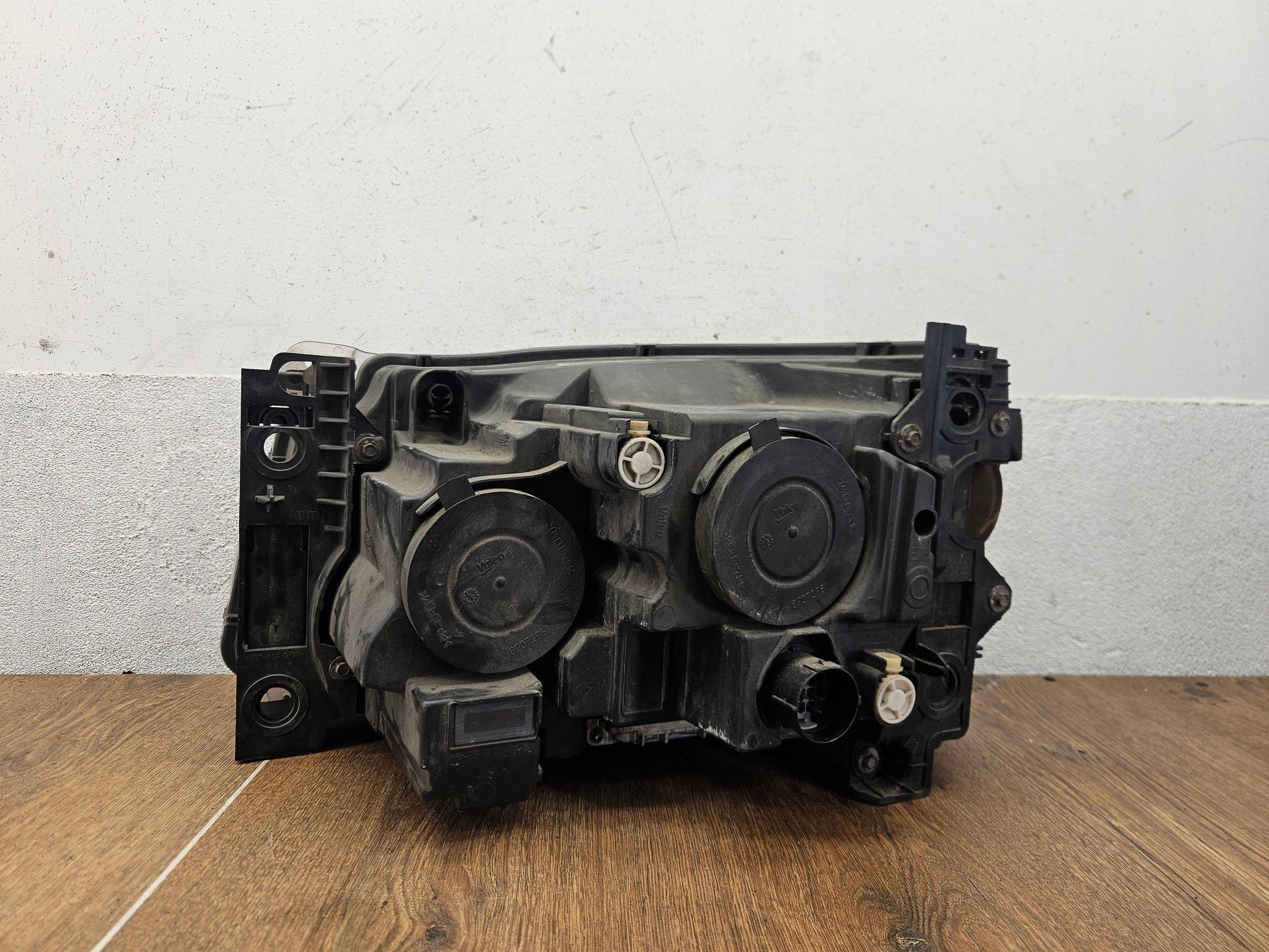 Range Rover Sport L320 lift CH32-13W029-AA PRAVÉ SVETLO PRAVÝ PREDNÝ PREDNÁ