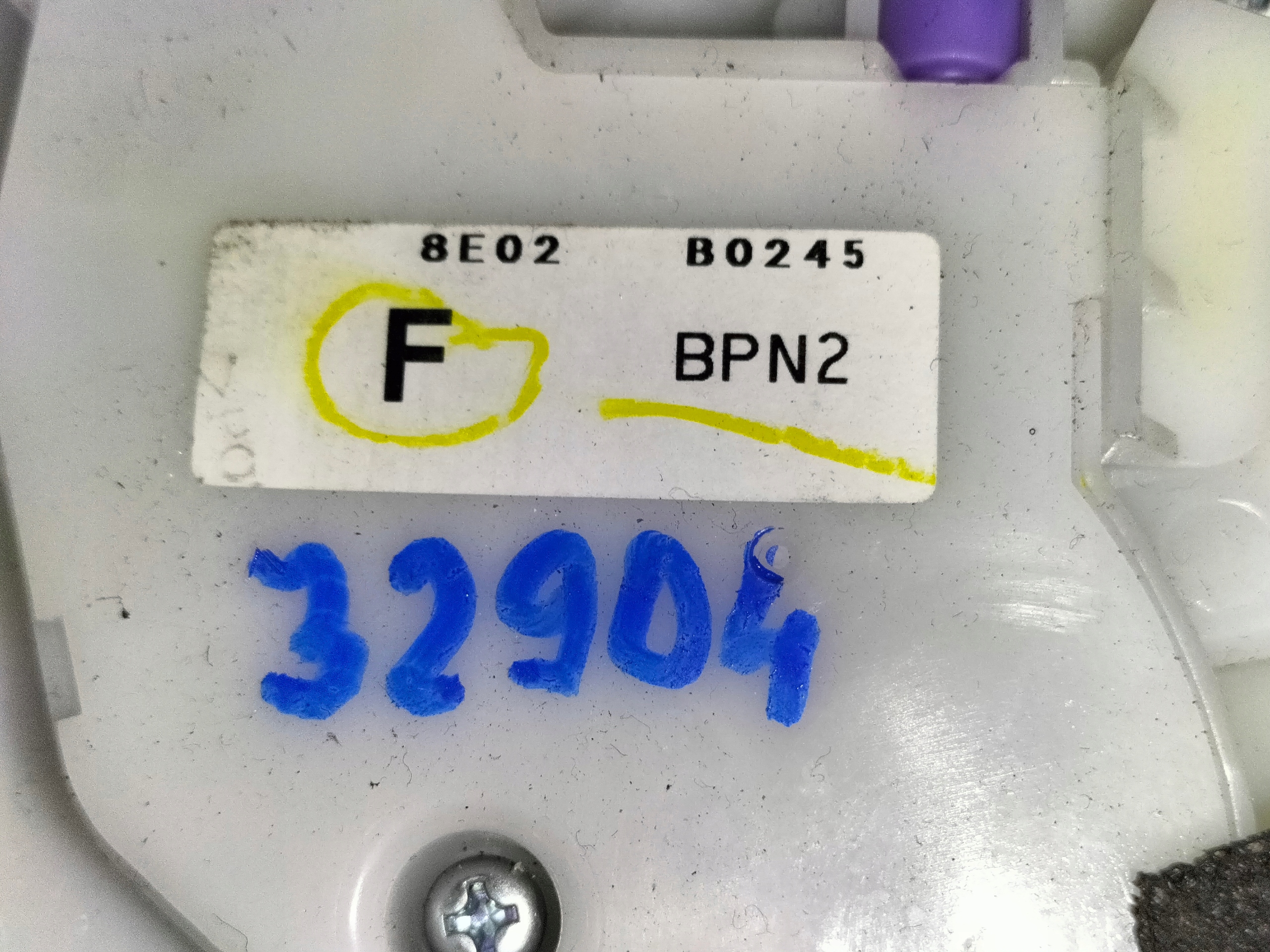 ZÁMOK PRAVÝCH ZADNÝCH DVERÍ MAZDA 3 BM 13-